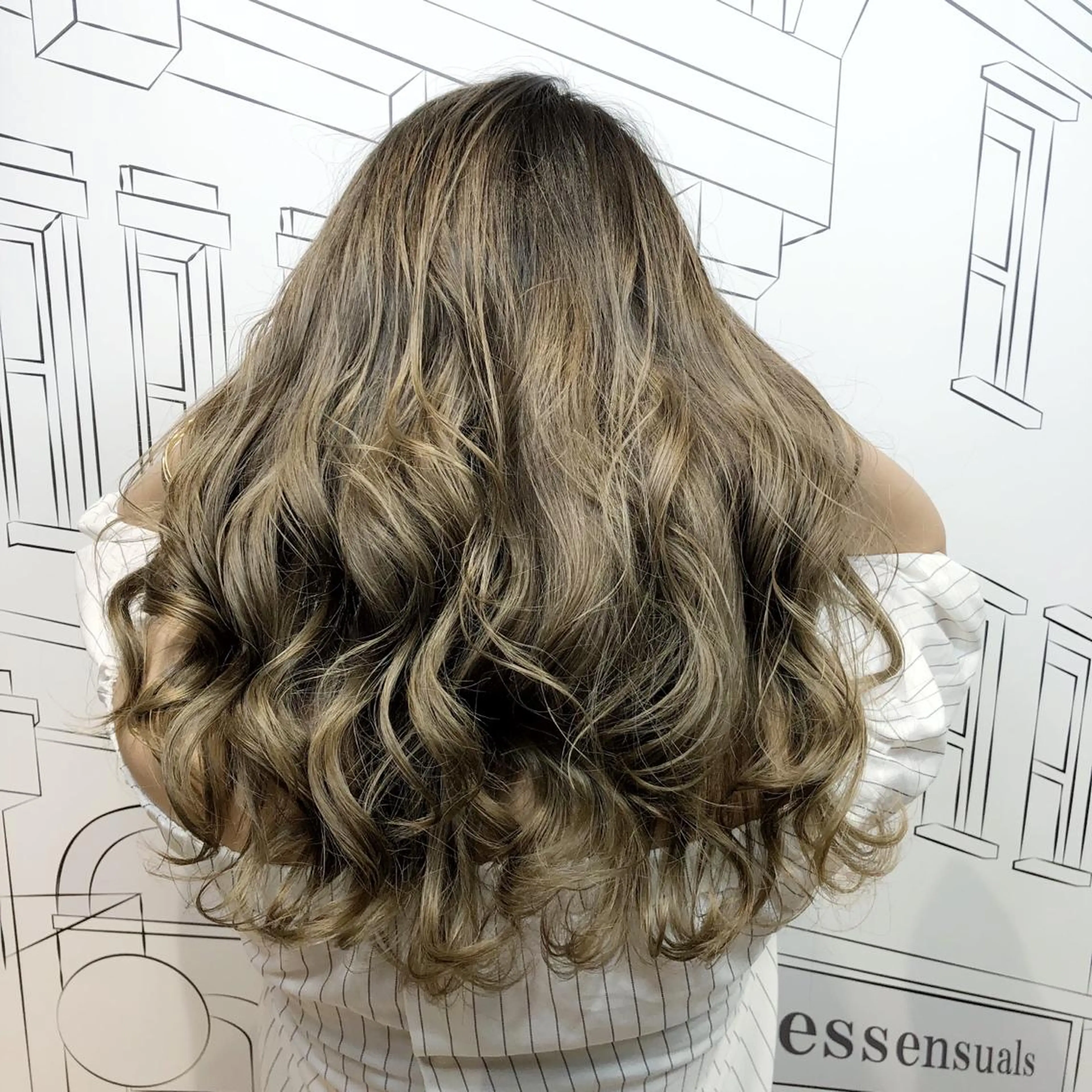 セミロング カラー グレージュ イルミナカラー レイヤー⭐️カラー ⭐️平川雅史のヘアスタイル