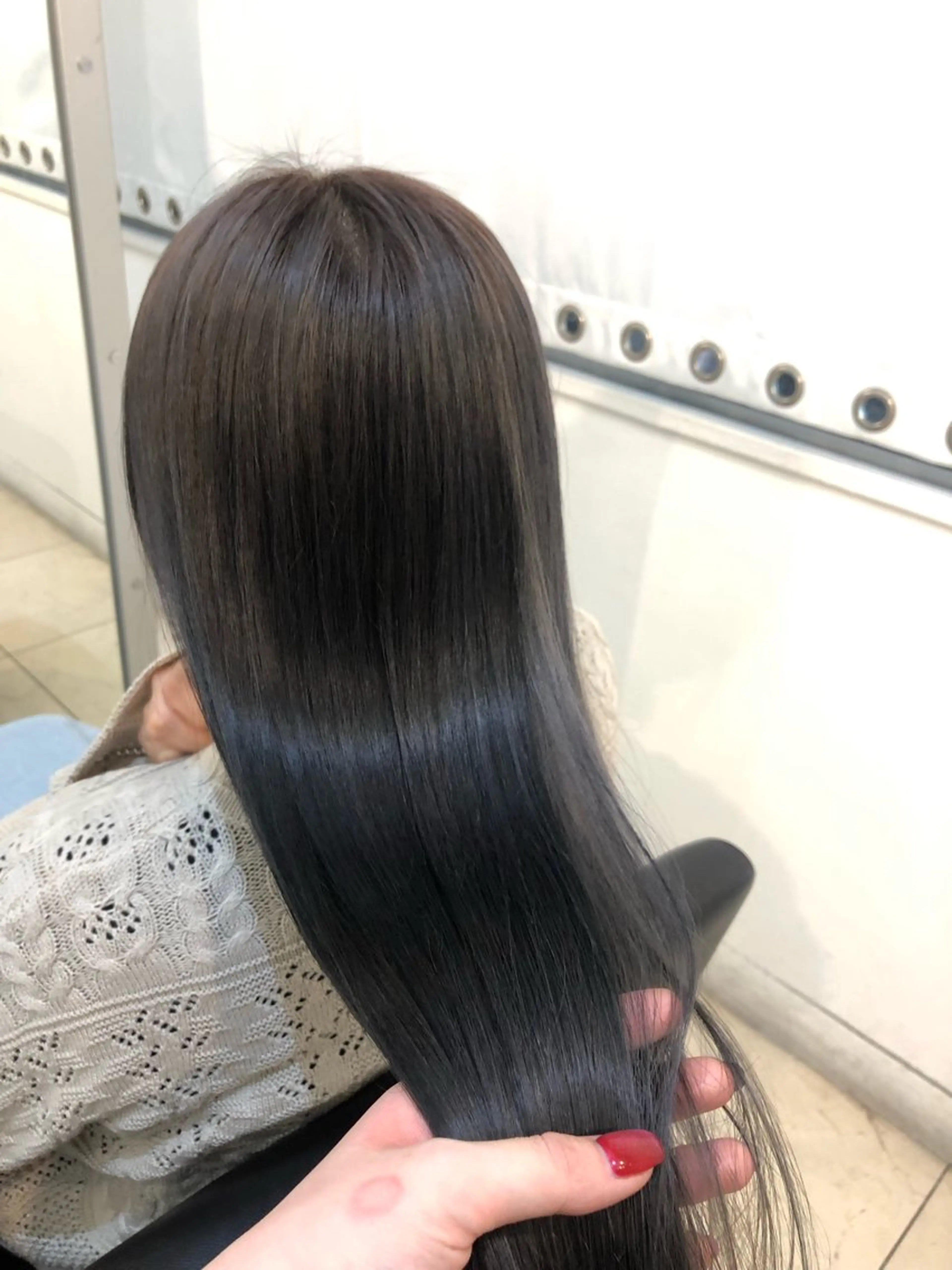 ロング カラー アッシュ ブリーチ ブルーカラー ヘアカラー トリートメント ボブミディパーマ❤︎ mizukiのヘアスタイル