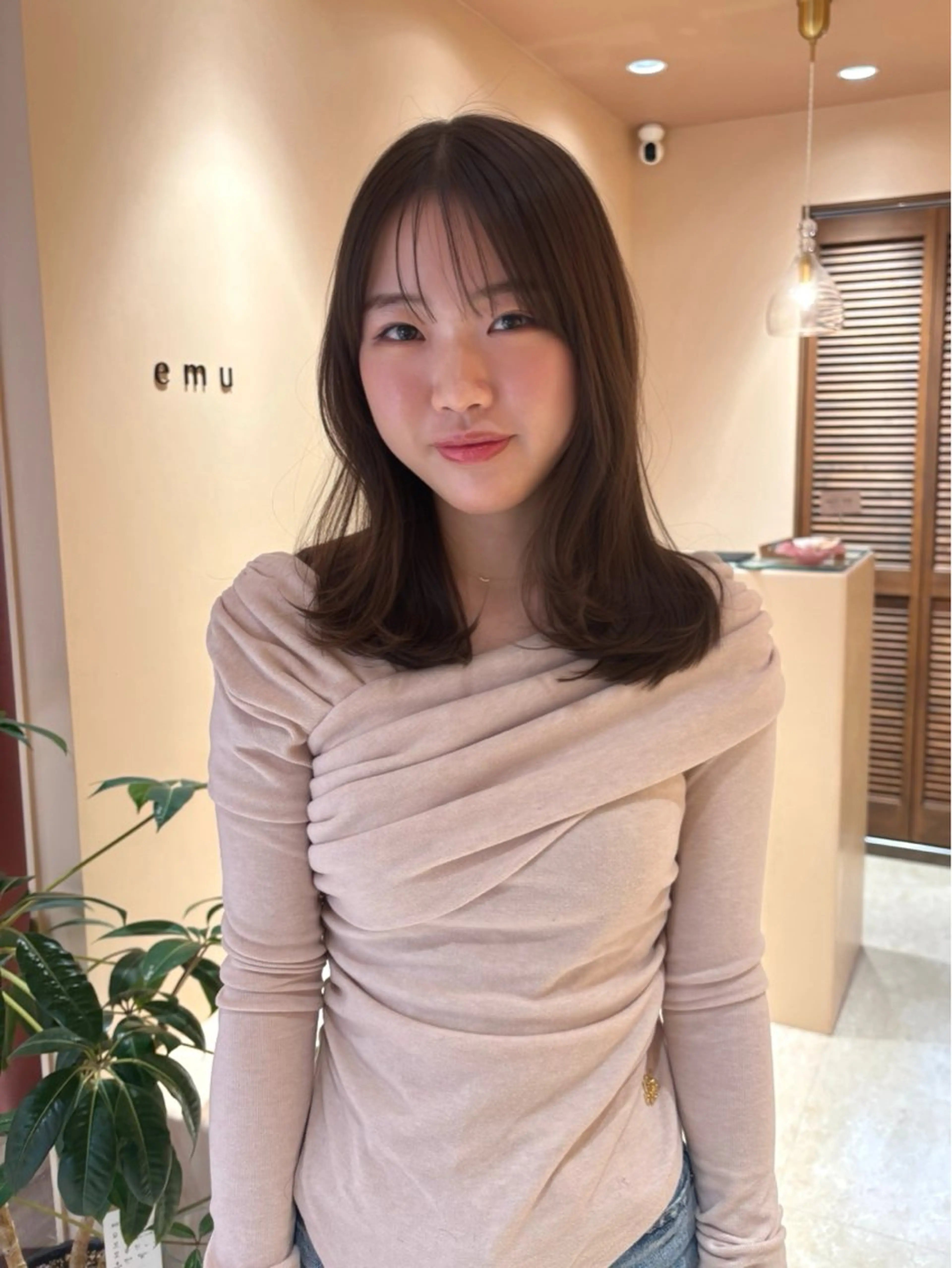 ミディアム ヘアカラー トリートメント ヘッドスパ emu所属・𝘬𝘢𝘳𝘪𝘯 /𝙚𝙢𝙪/赤坂のヘアスタイル