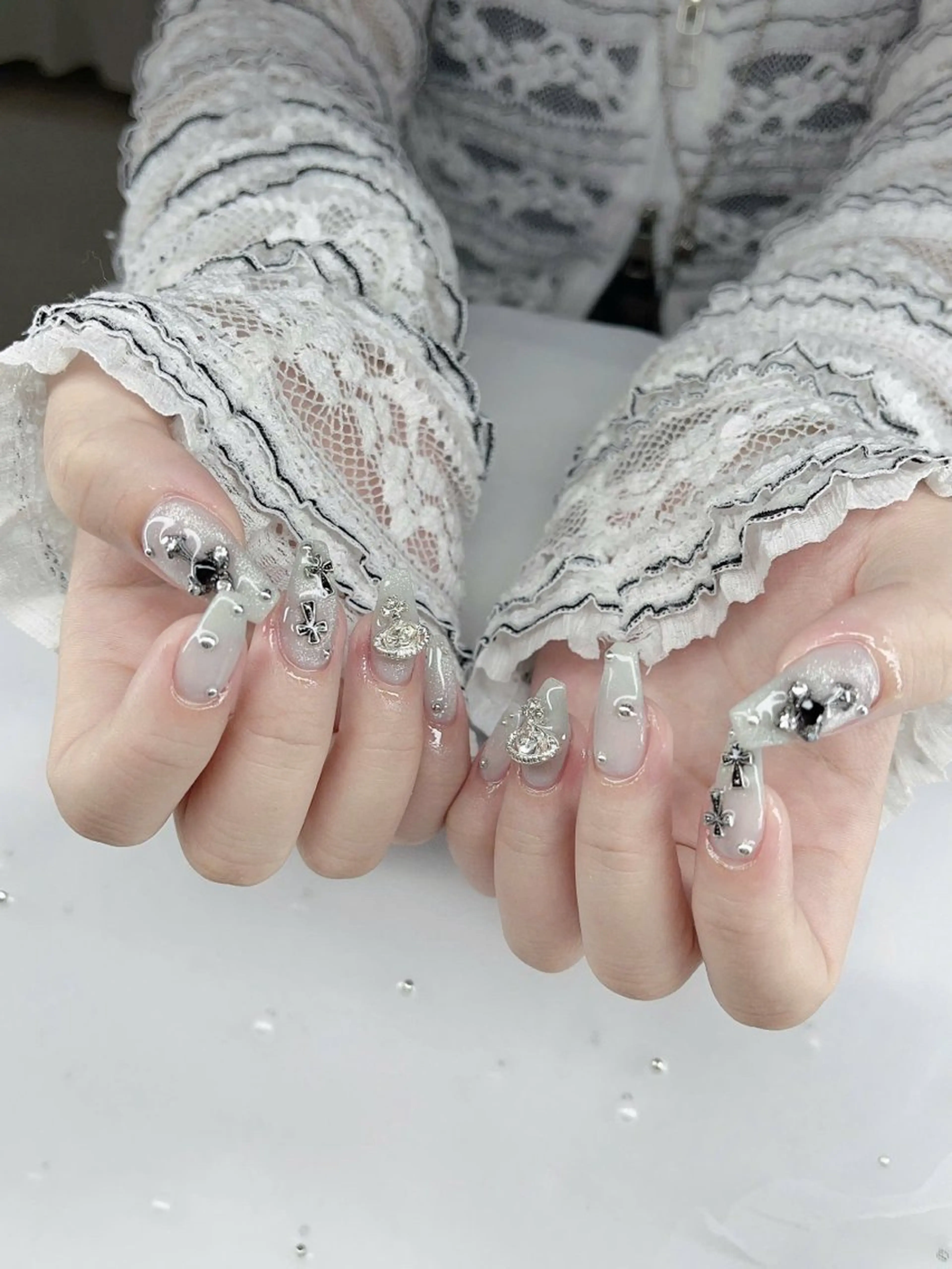 ネイル アニマル柄 オーロラネイル チークネイル フラッシュネイル ジェルネイル ハンドネイル T.A Nail Salon所属・Lyna Nail のネイルデザイン