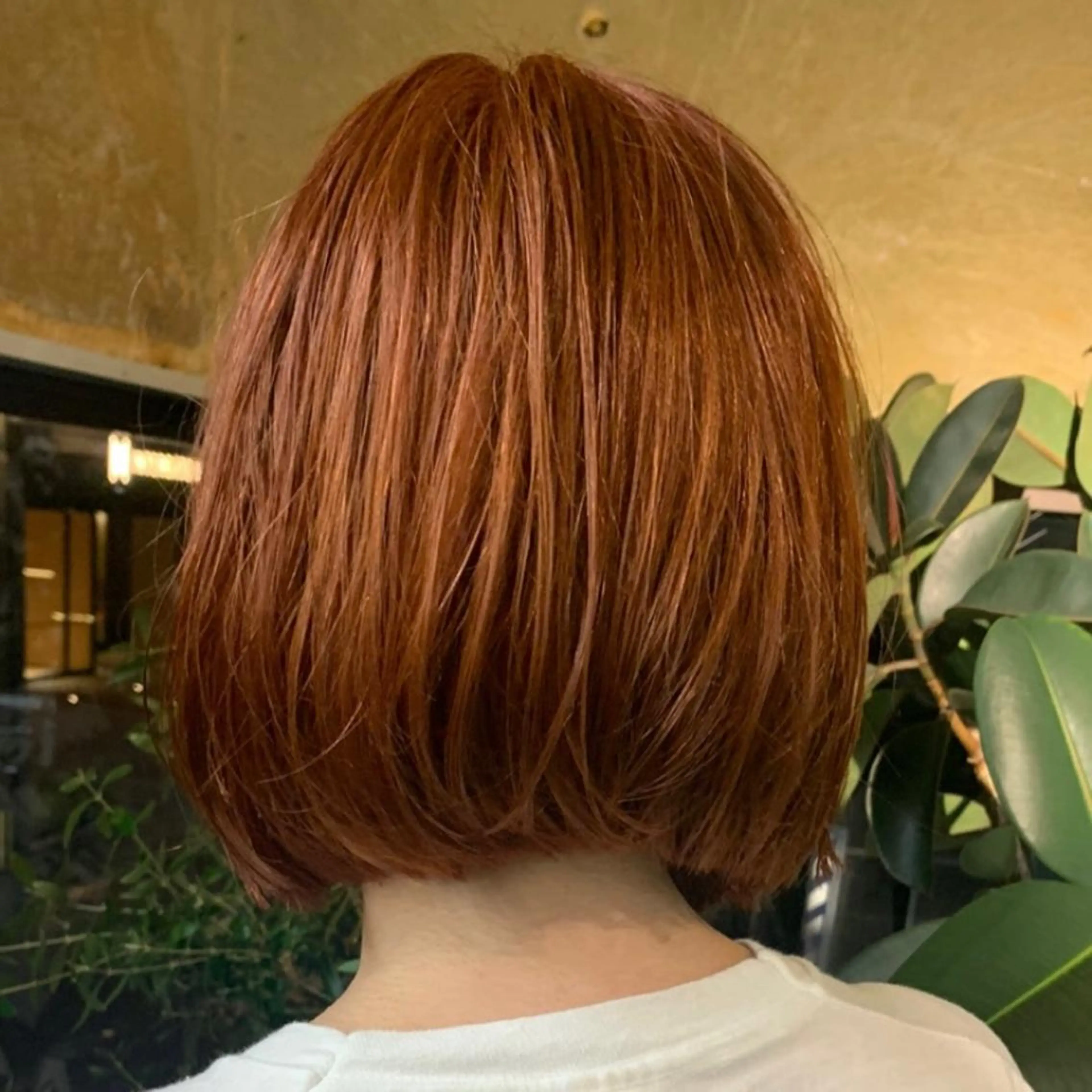 ショート カラー ベージュカラー ブリーチ オレンジ オレンジベージュ 山岸 未玖のヘアスタイル