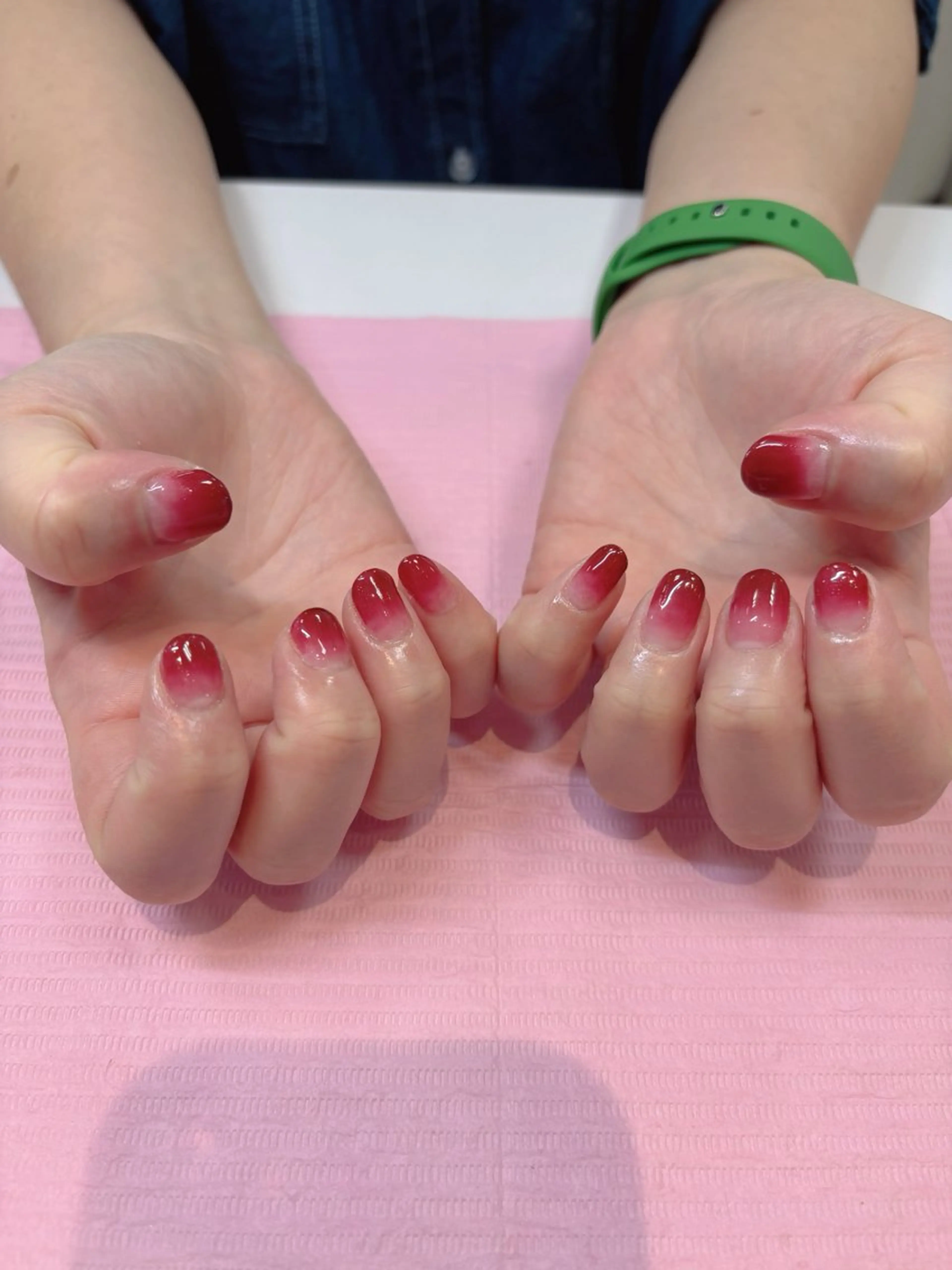 ネイル グラデーション 赤色 Re line megumiのネイルデザイン