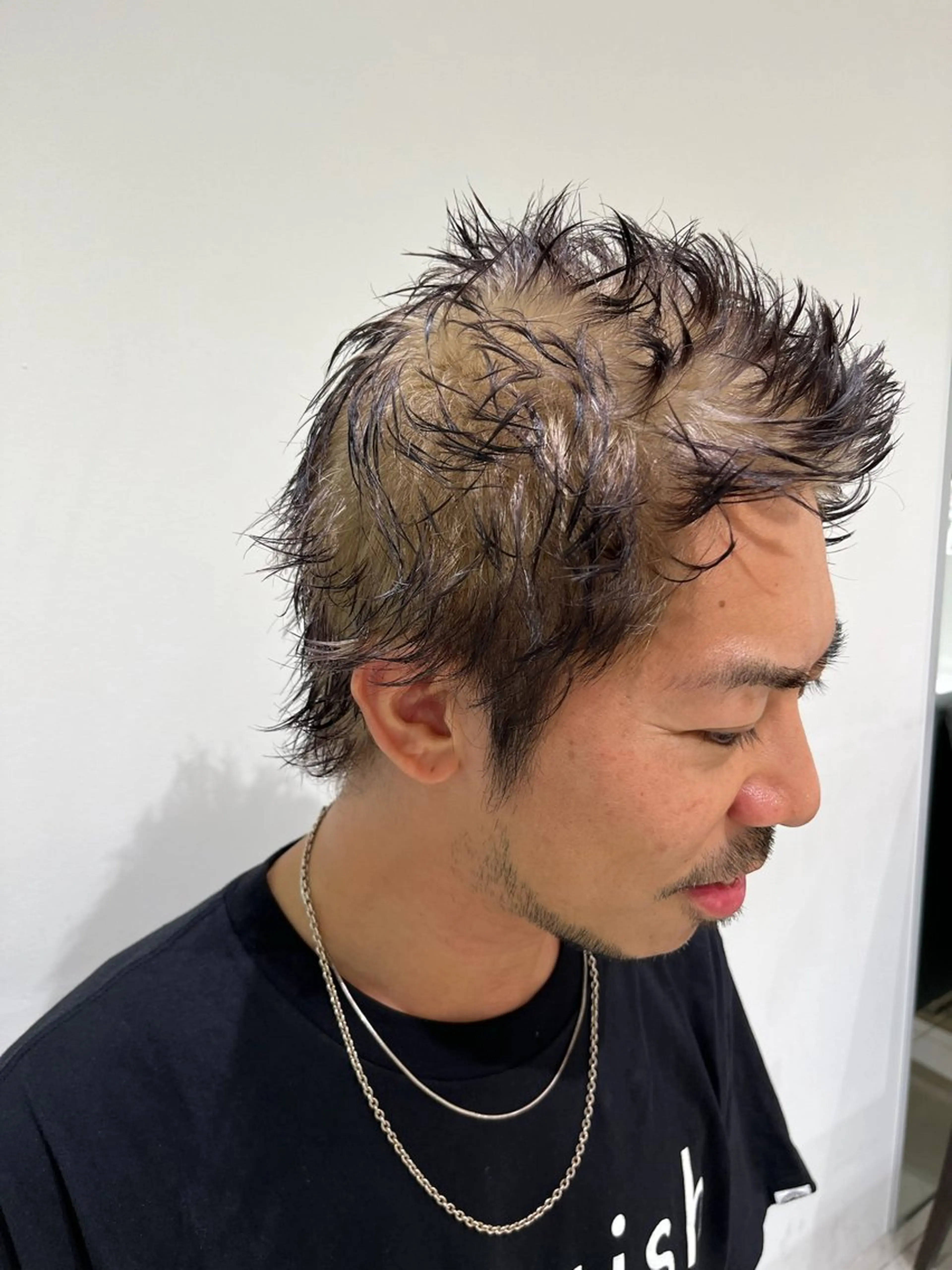 ショート カラー メンズ ベージュカラー 黒髪 ホワイトベージュ カット ヘアカラー トリートメント メンズ縮毛矯正🦊ハ イトーン　RYOKAのヘアスタイル