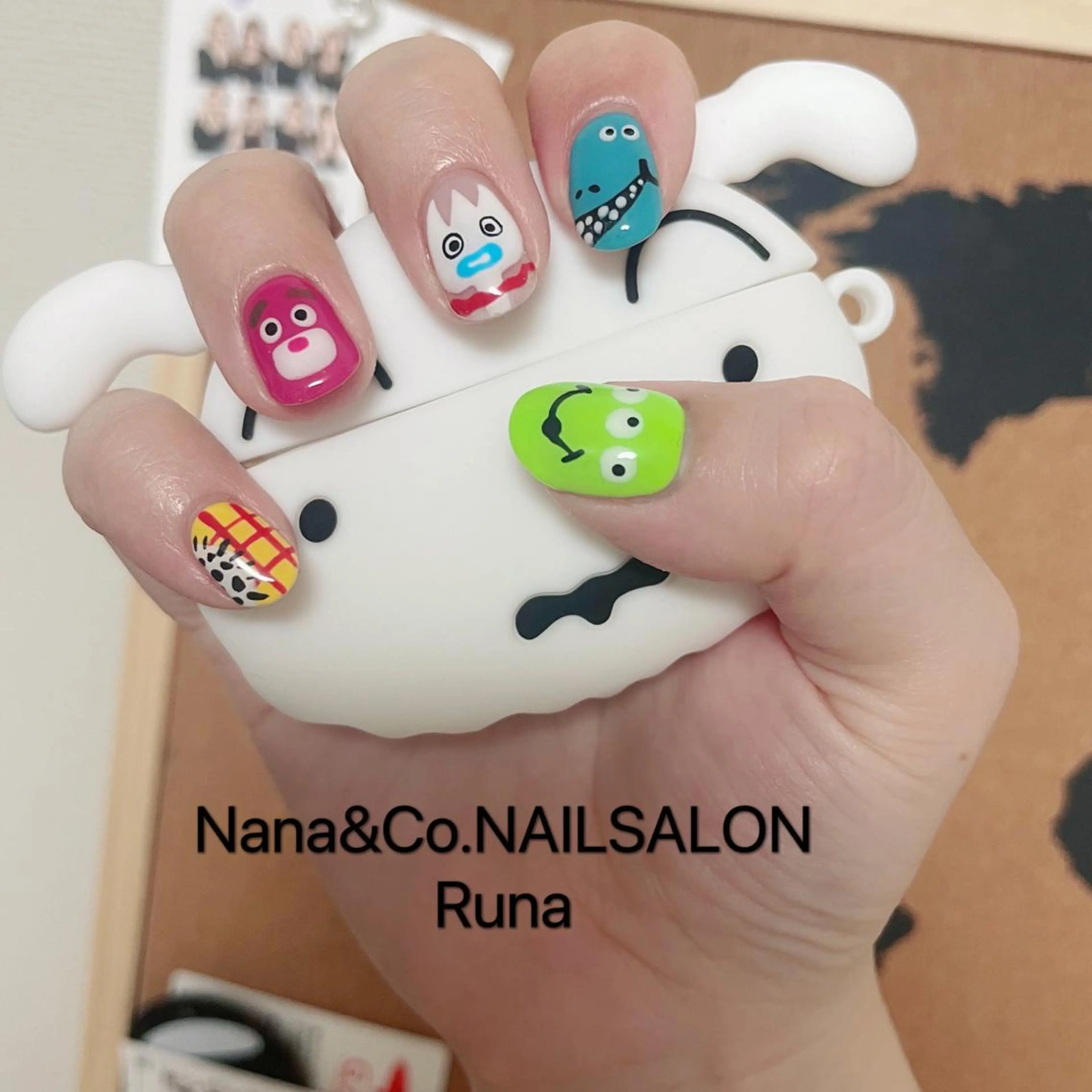 カラー ネイル ハンドネイル ハンドケア NANAKO 🌼のネイルデザイン