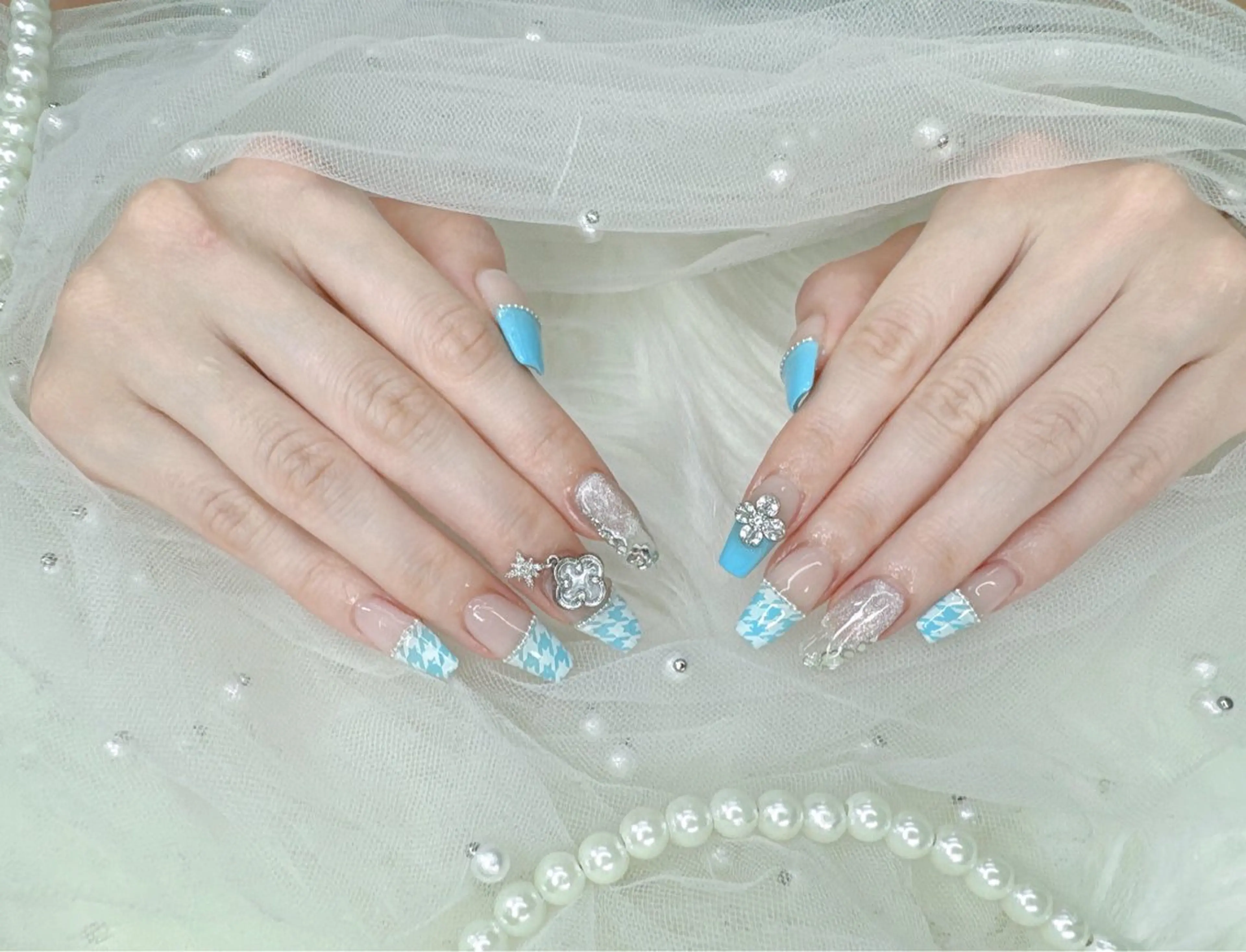 ネイル Minéa nailのネイルデザイン
