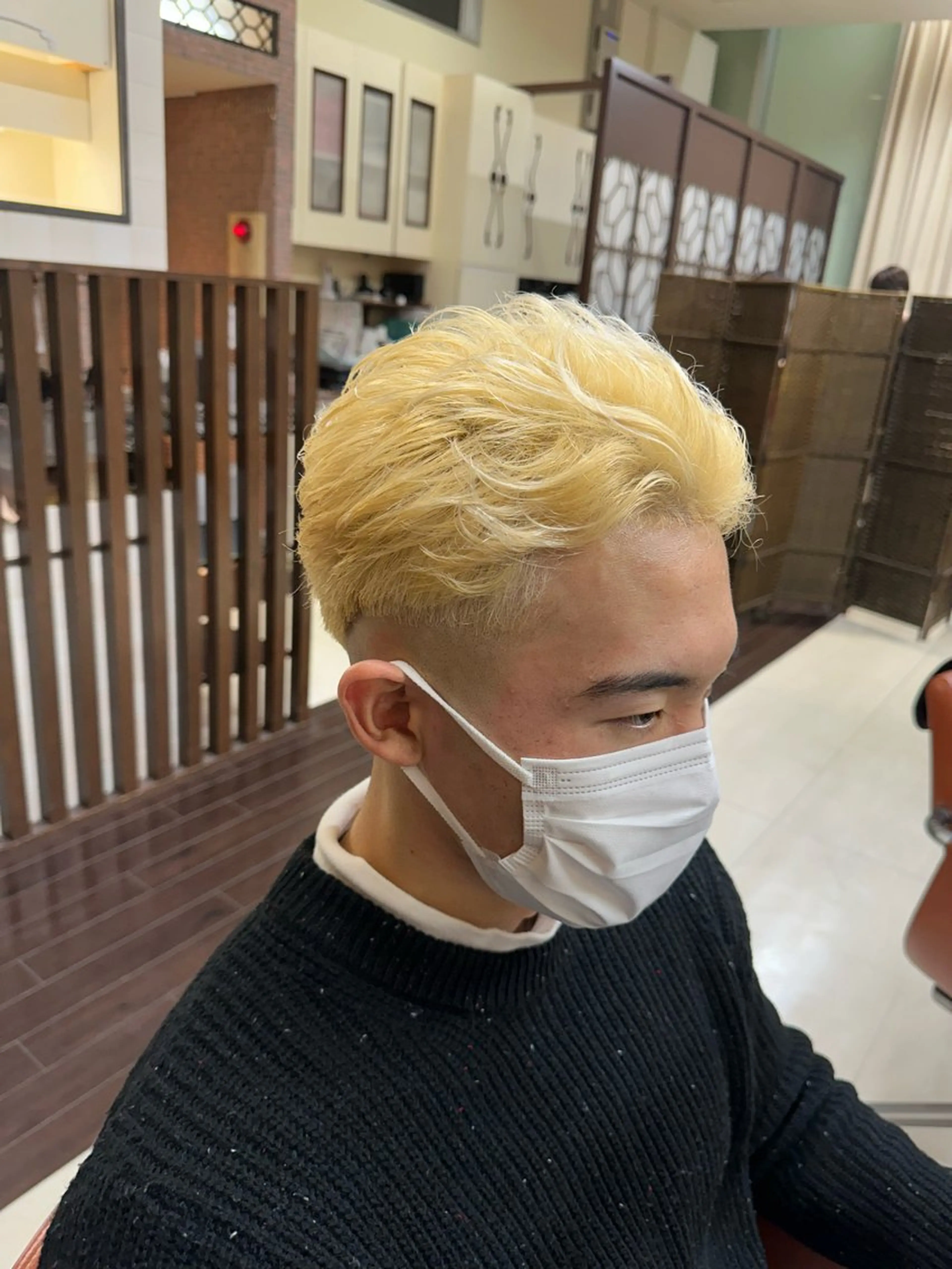 ショート カラー パーマ メンズ メンズブリーチ ブリーチ 抜きっぱなしブロンド ヘアカラー ヘアセット 年間1800人担当/ メンズヘア/清和武虎のヘアスタイル
