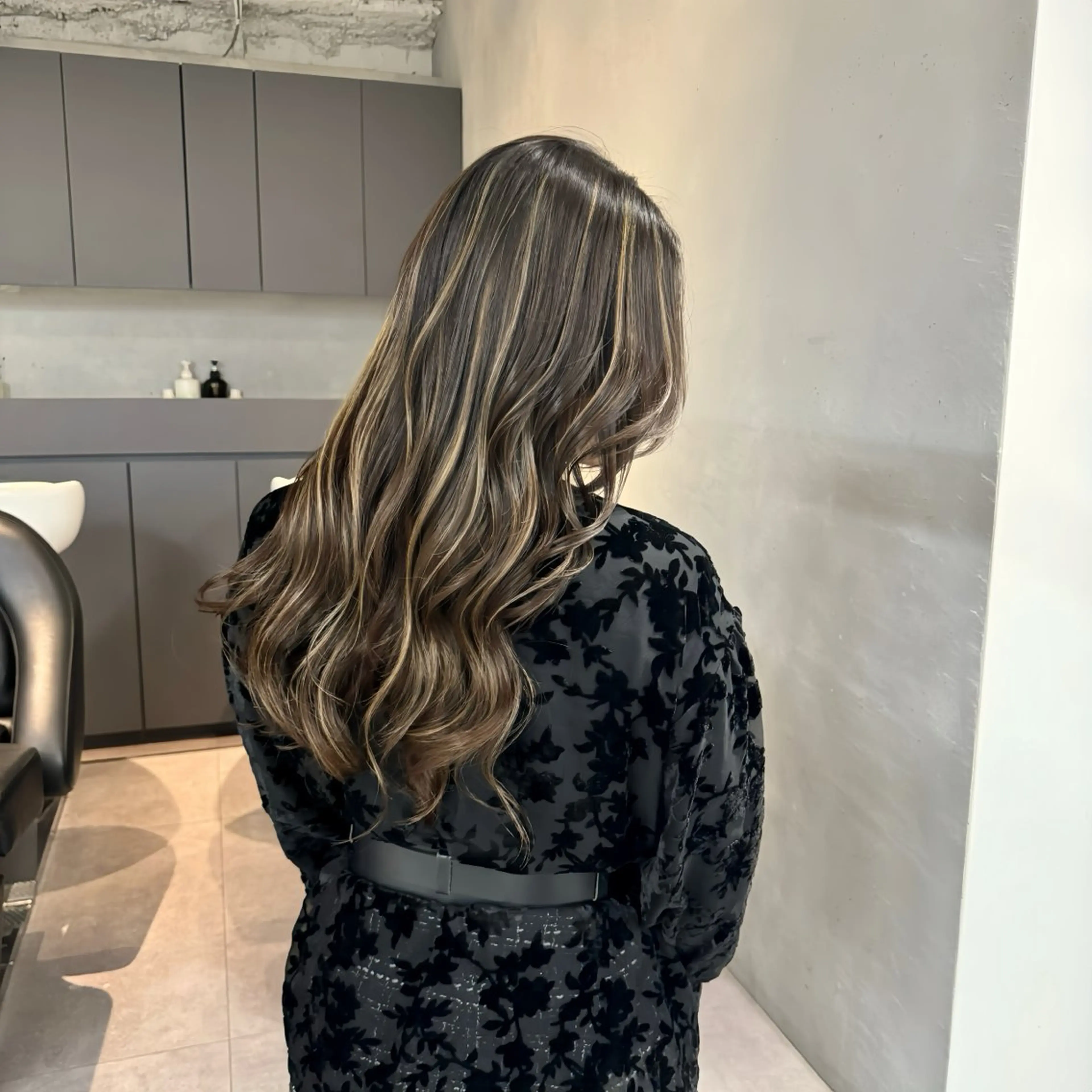 ロング カラー ブリーチ ケアブリーチ 透明感カラー ダブルカラー ハイライトカラー カット ヘアカラー ハイライト／髪質改善 裕樹のヘアスタイル