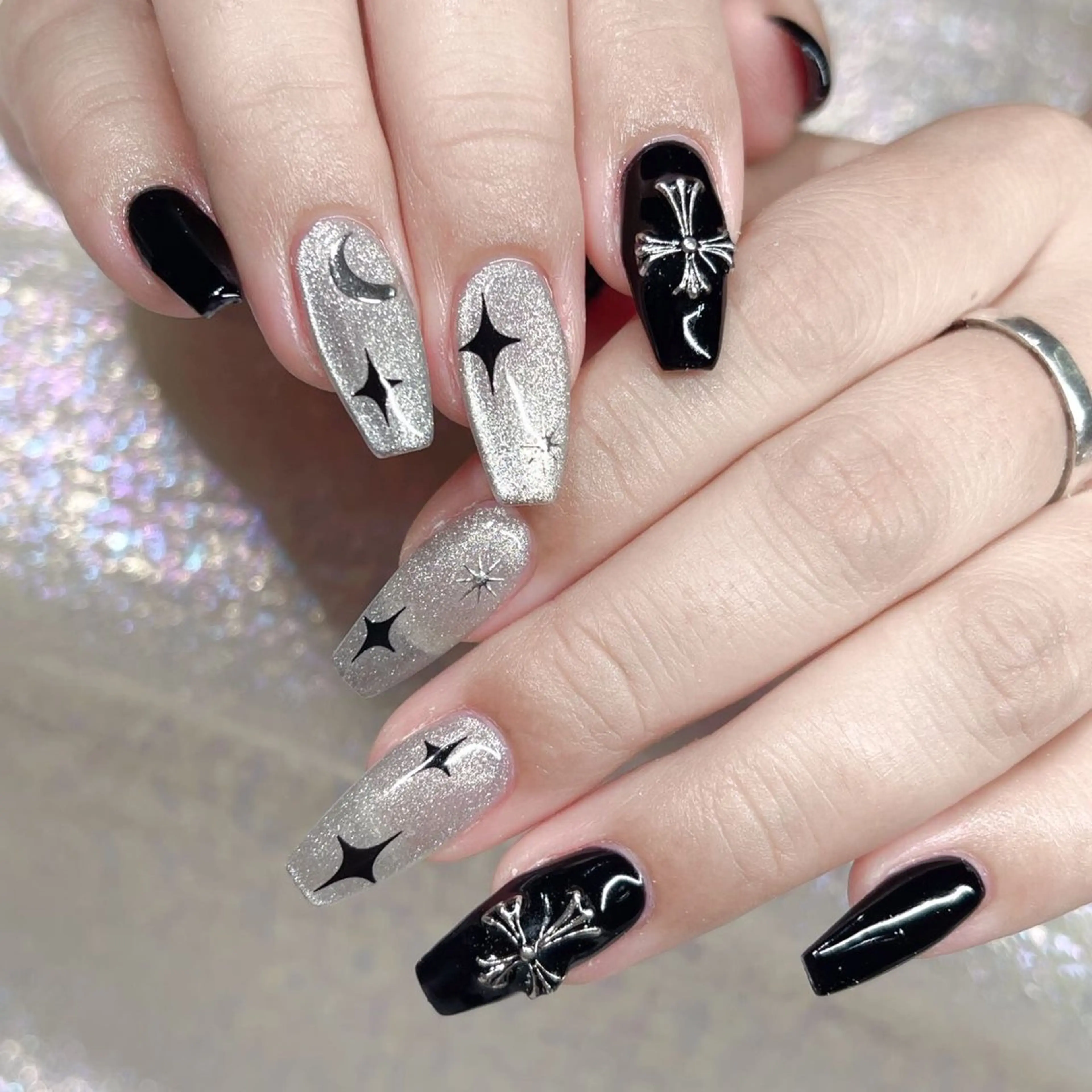 ネイル ハンドネイル Queens テイのネイルデザイン