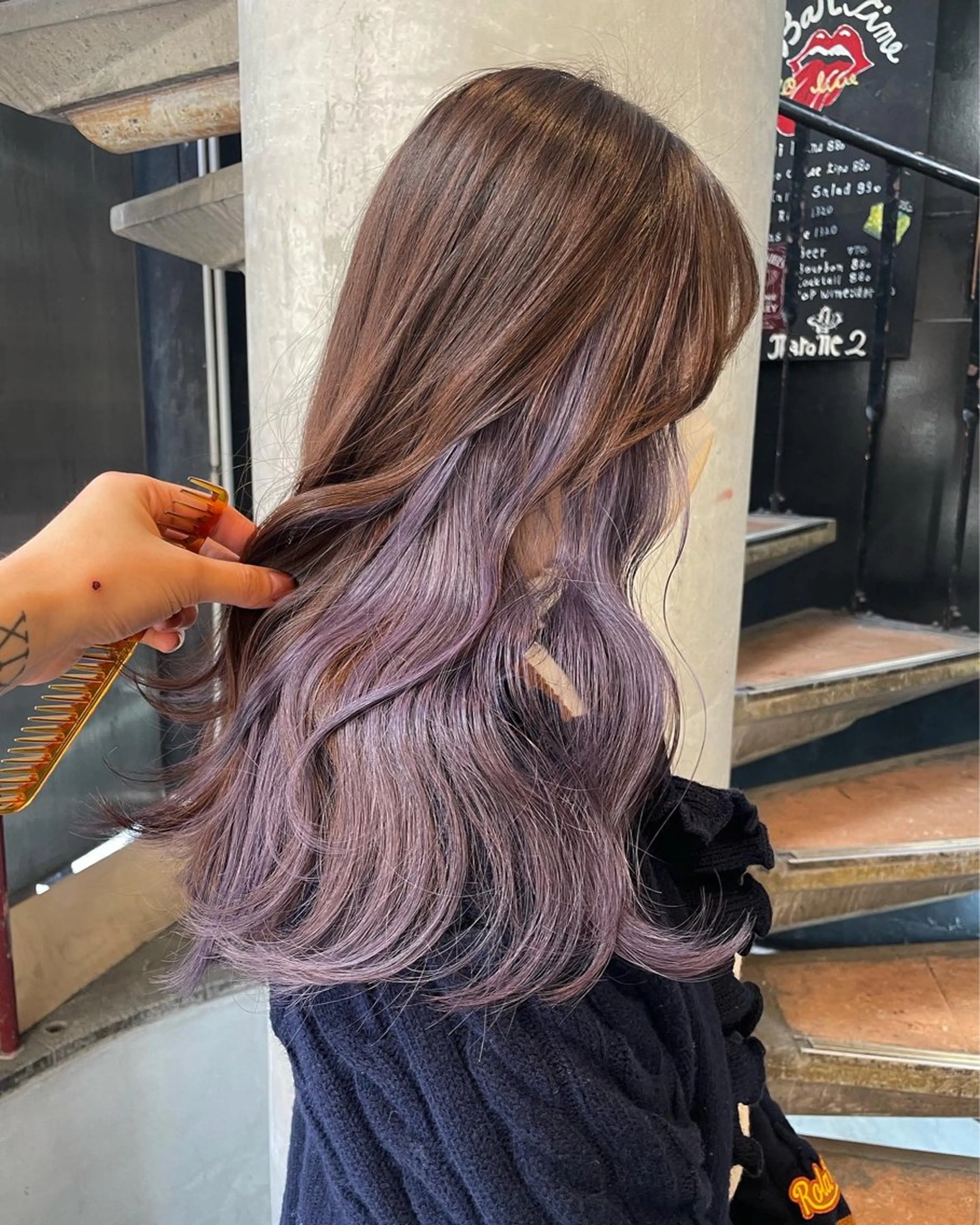 ミディアム ヘアカラー トリートメント ケアブリーチ/ エクステ/レイヤーのヘアスタイル