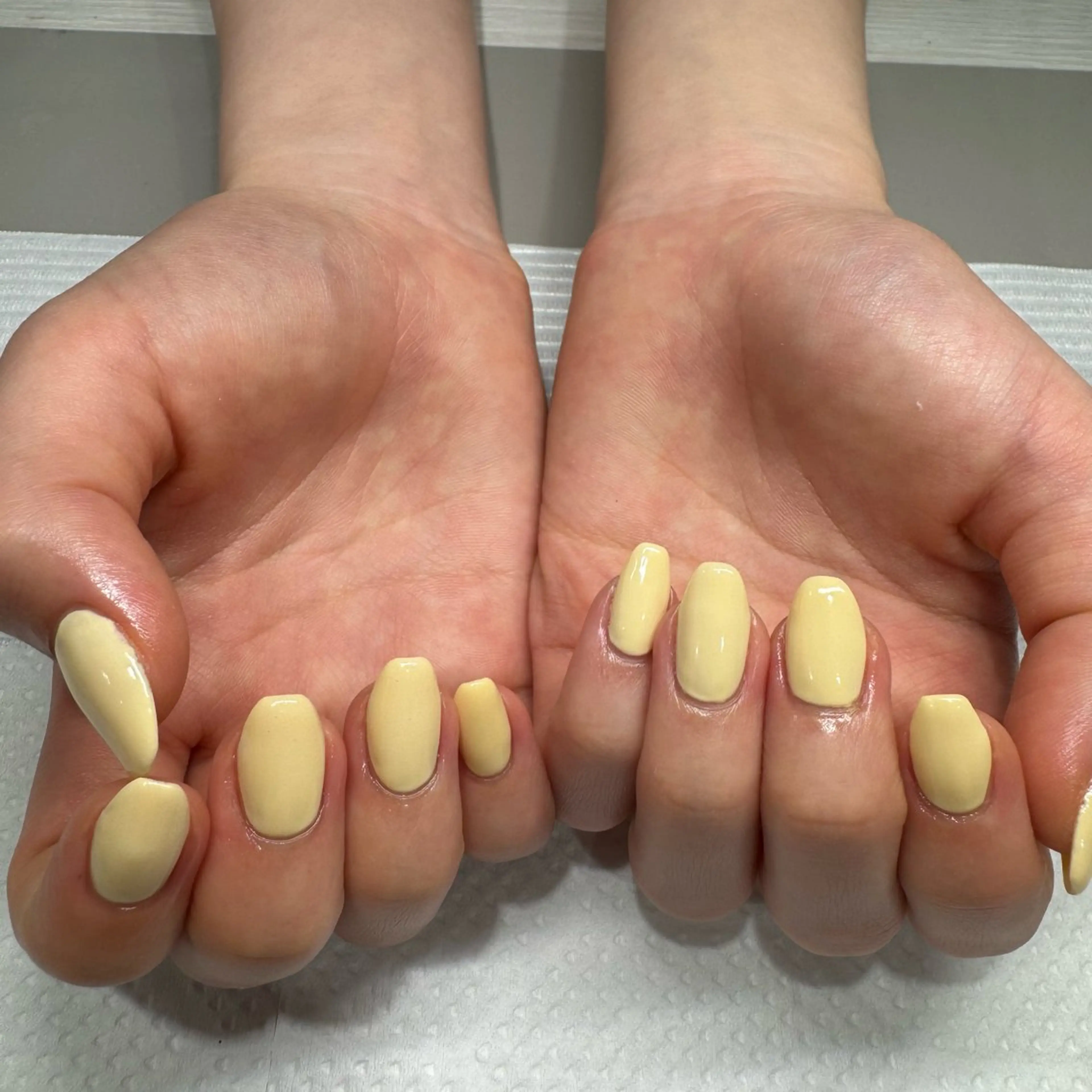 ネイル パステルネイル 春ネイル 黄色 ハンドネイル 小野澤 紗智のネイルデザイン