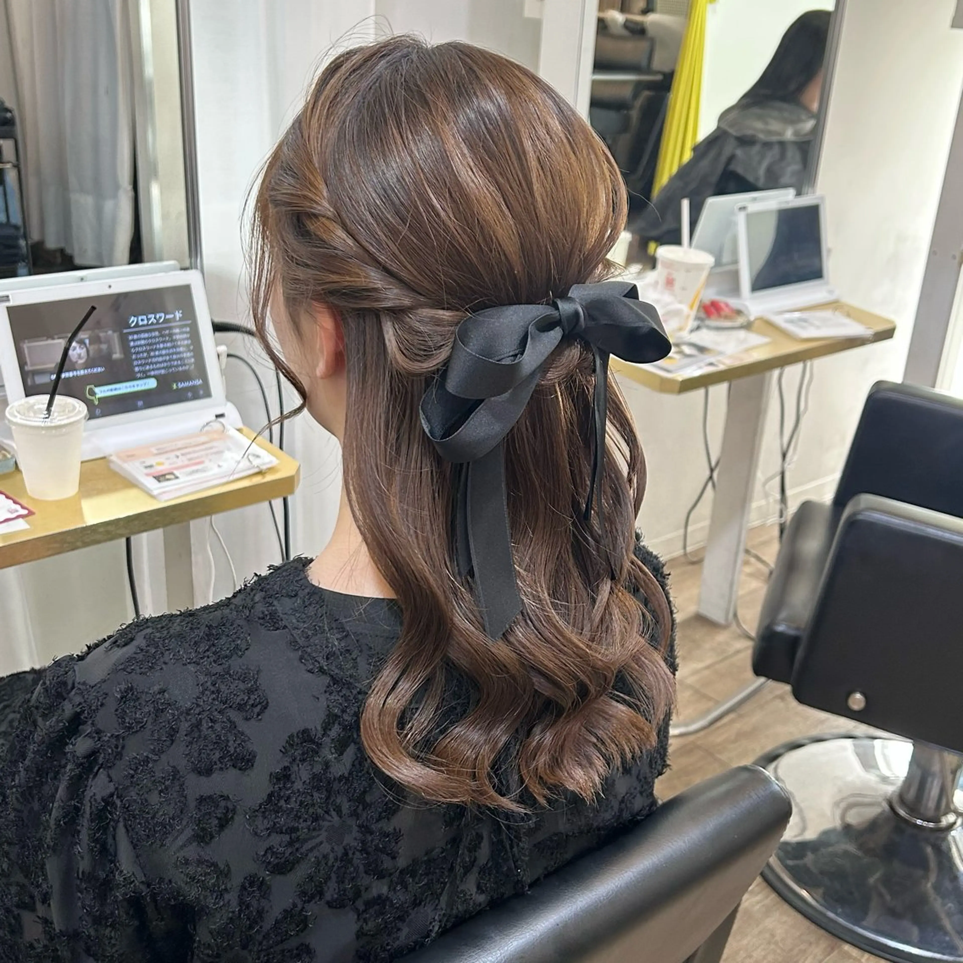 ミディアム ヘアアレンジ ハーフアップ ボブ くびれヘア 顔周りカット 髪質改善 ヘアセット ブリーチなしベージュ /ヘアセット/ミユのヘアスタイル