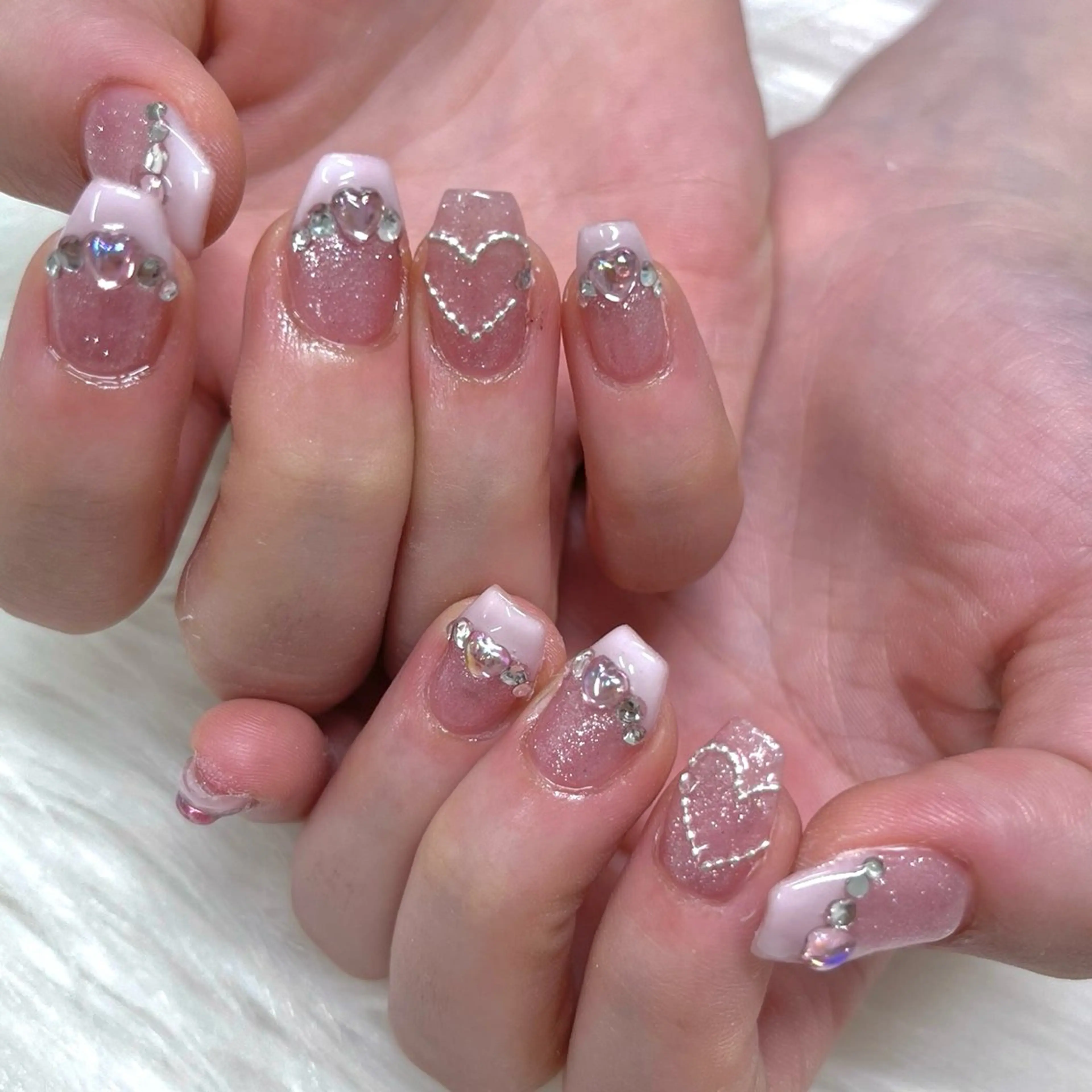 ネイル フレンチネイル ハート ハンドネイル iDoll Nail所属・Nailist Mihoのネイルデザイン