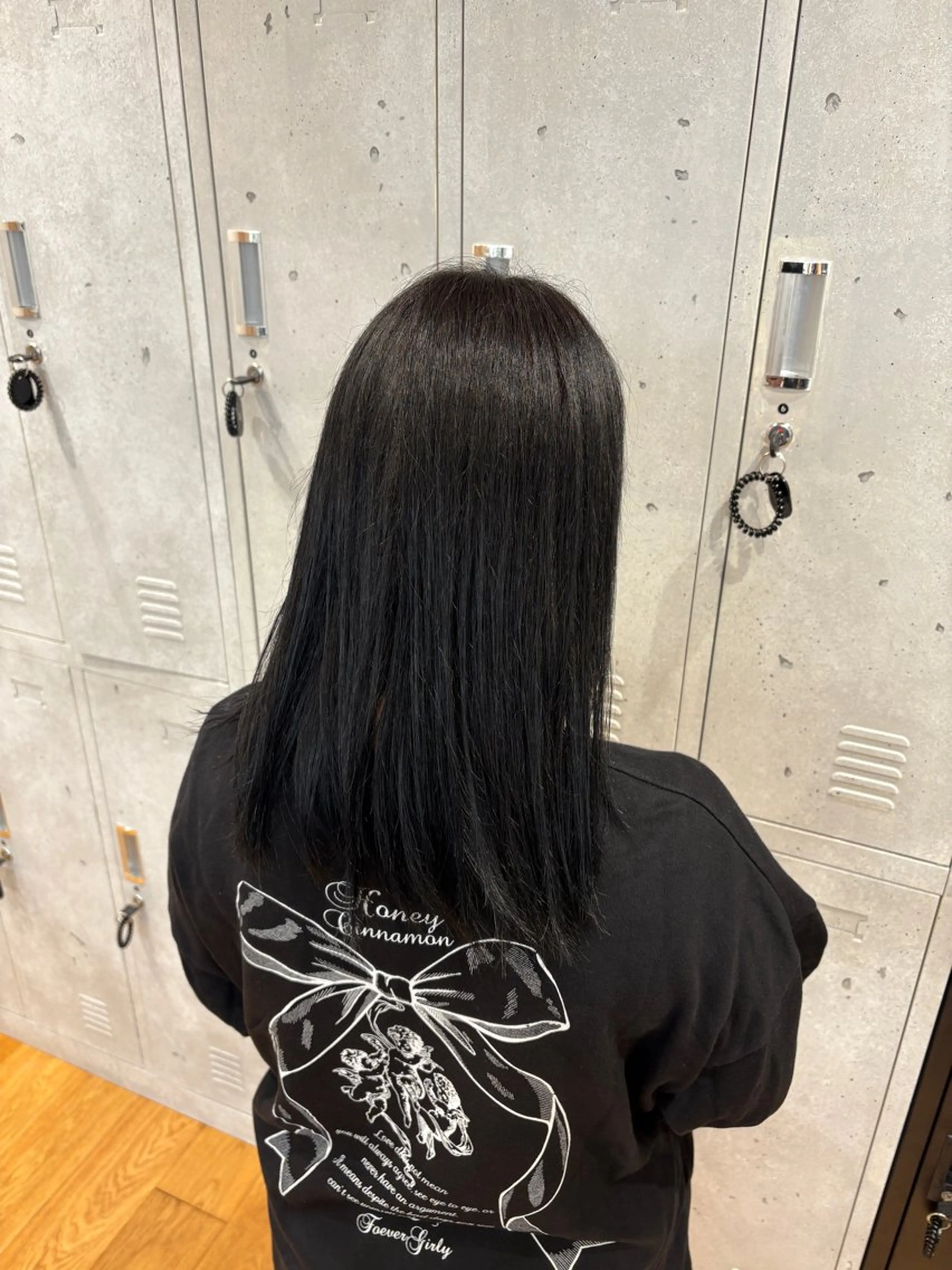 カラー ブリーチ 志村 梓桜のヘアスタイル