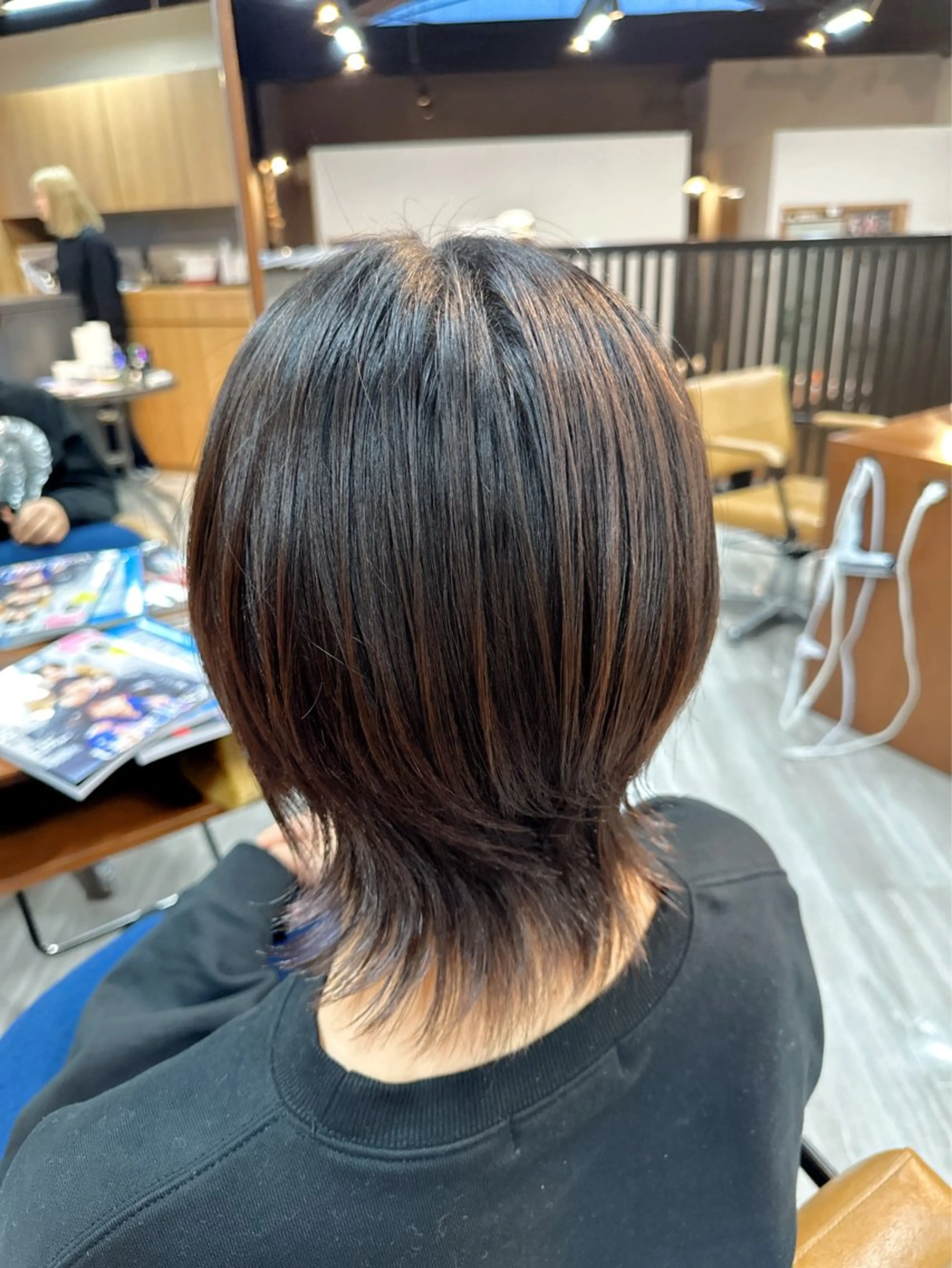 ミディアム レイヤーカット ウルフカット arika　オケシ リョウダイのヘアスタイル