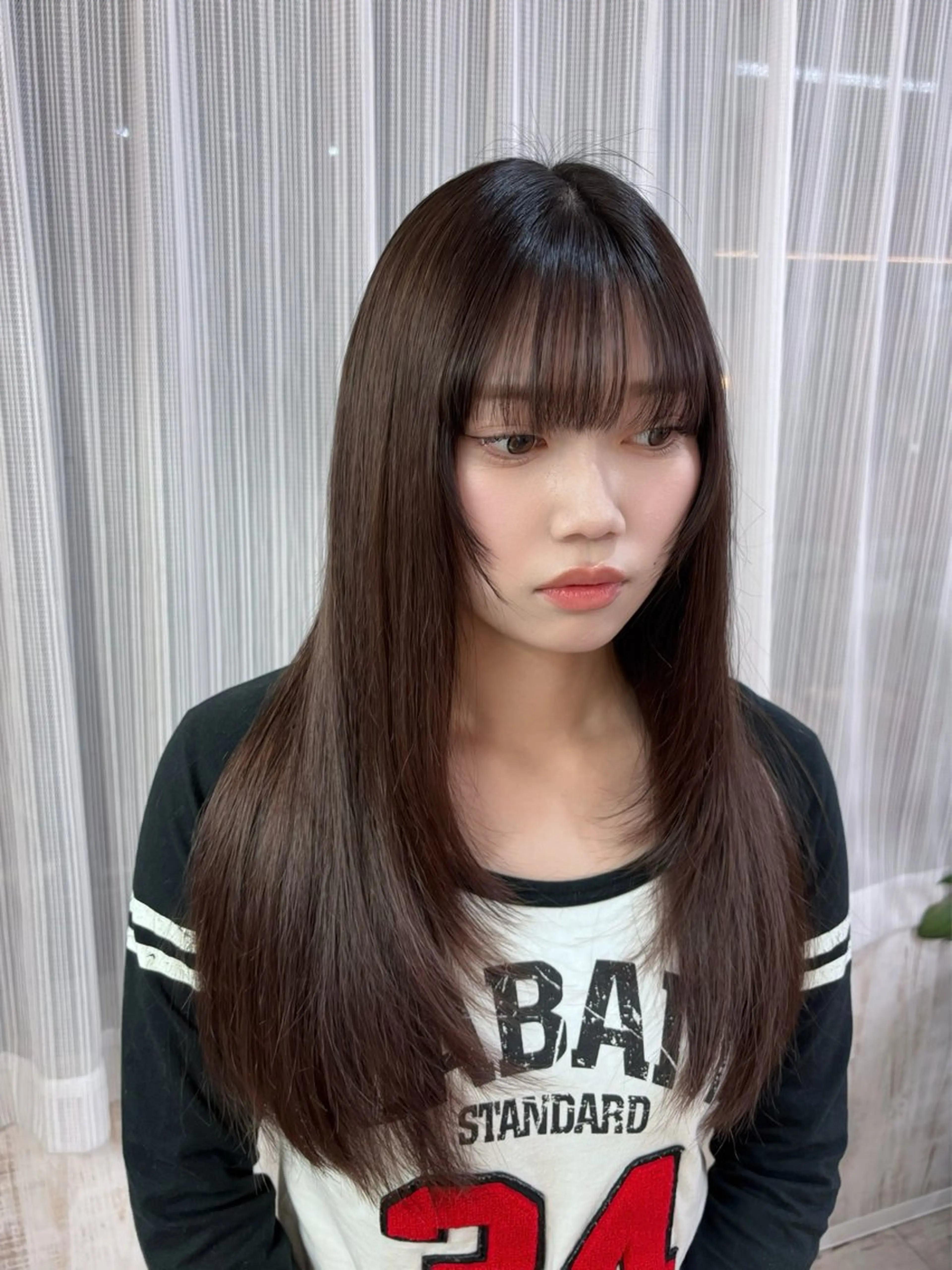 ロング カラー レイヤーカット カット ヘアカラー 越冨 晃平のヘアスタイル