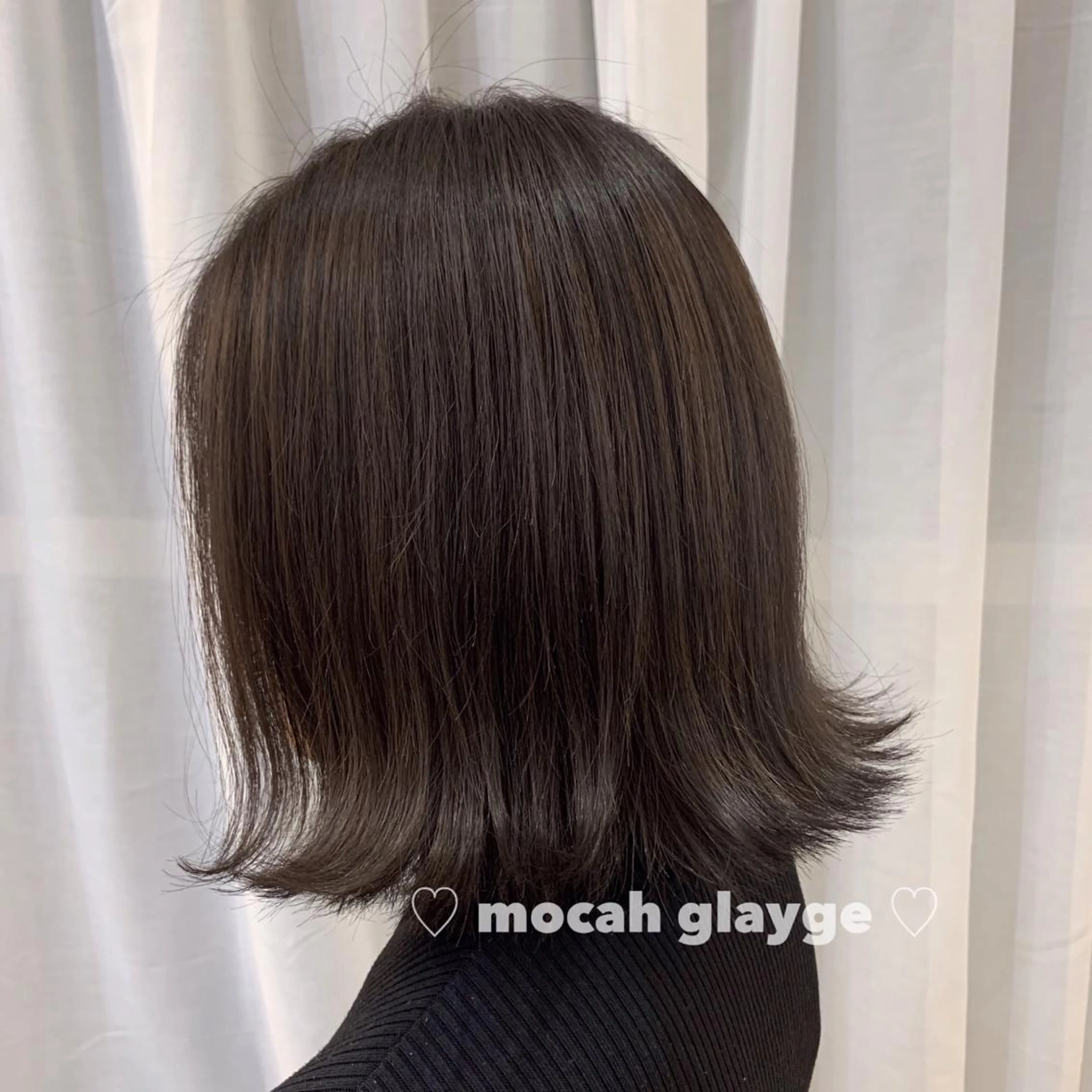 ミディアム ブリーチなしカラー レイヤーカットのヘアスタイル