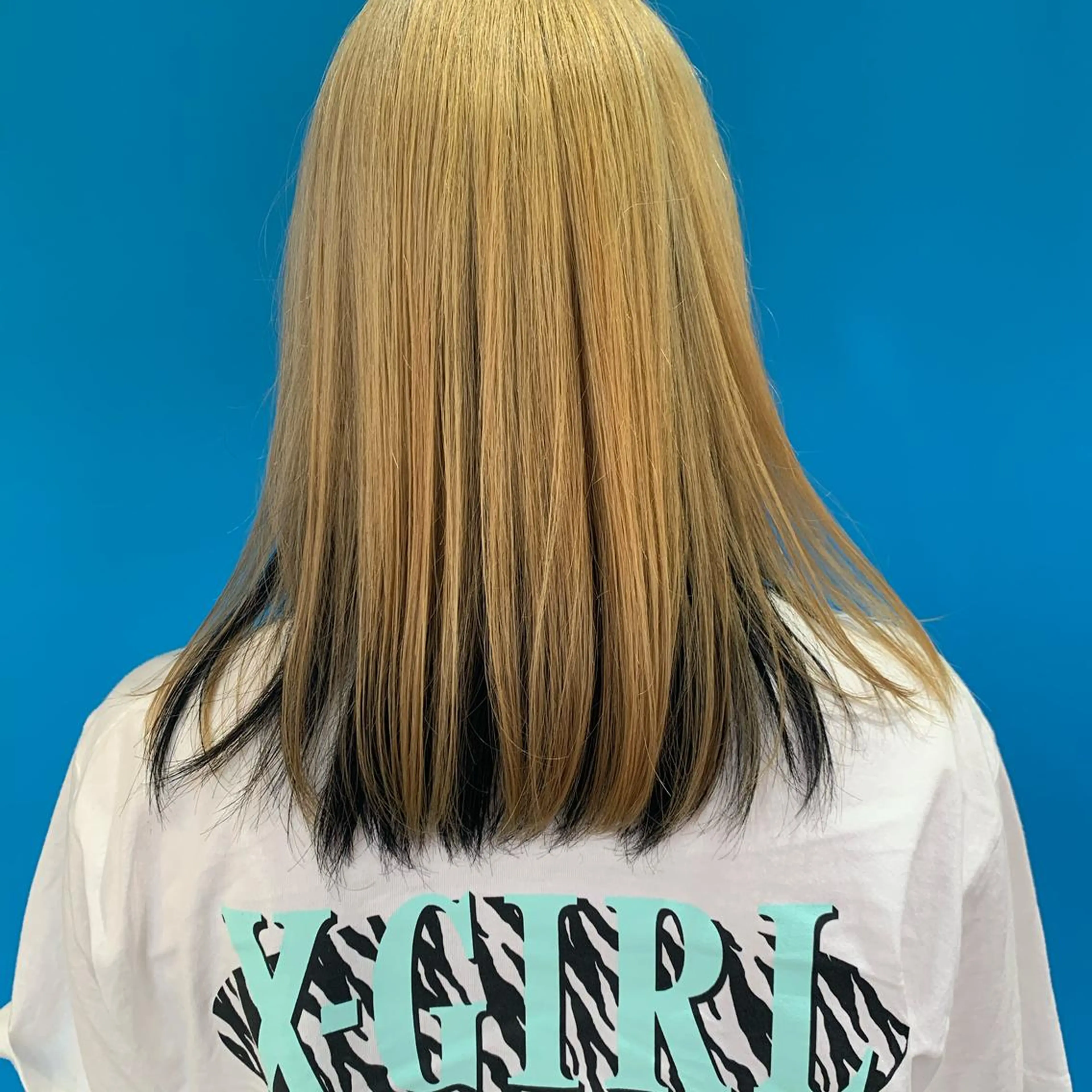 ミディアム カラー デザインカラー カット ヘアカラー FLOWERS所属・ウルフ、レイヤー 、メンズカットSHOのヘアスタイル