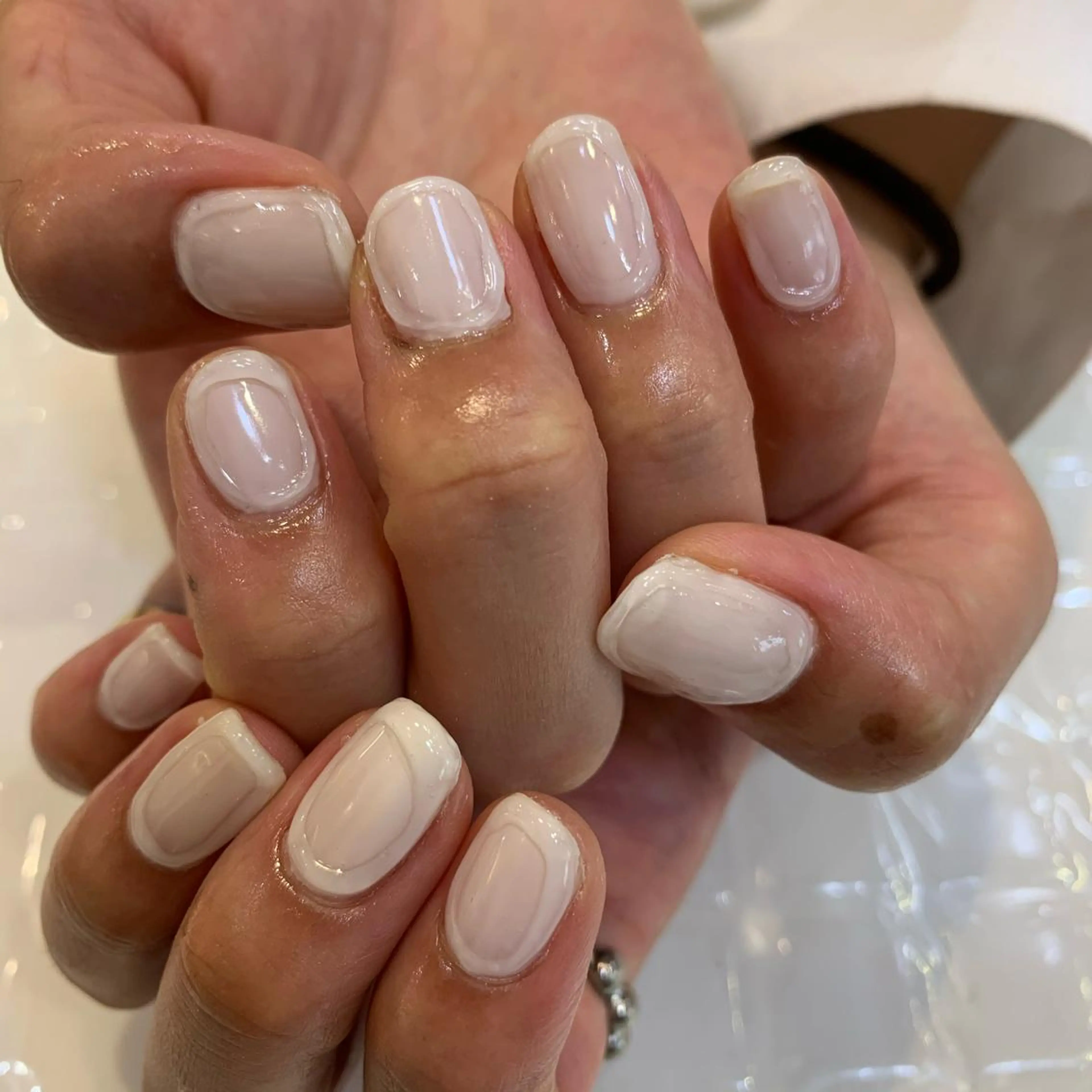 ネイル ワンカラーネイル シンプルネイル ハンドネイル 韓国ヘア🦋 MIYUのヘアスタイル