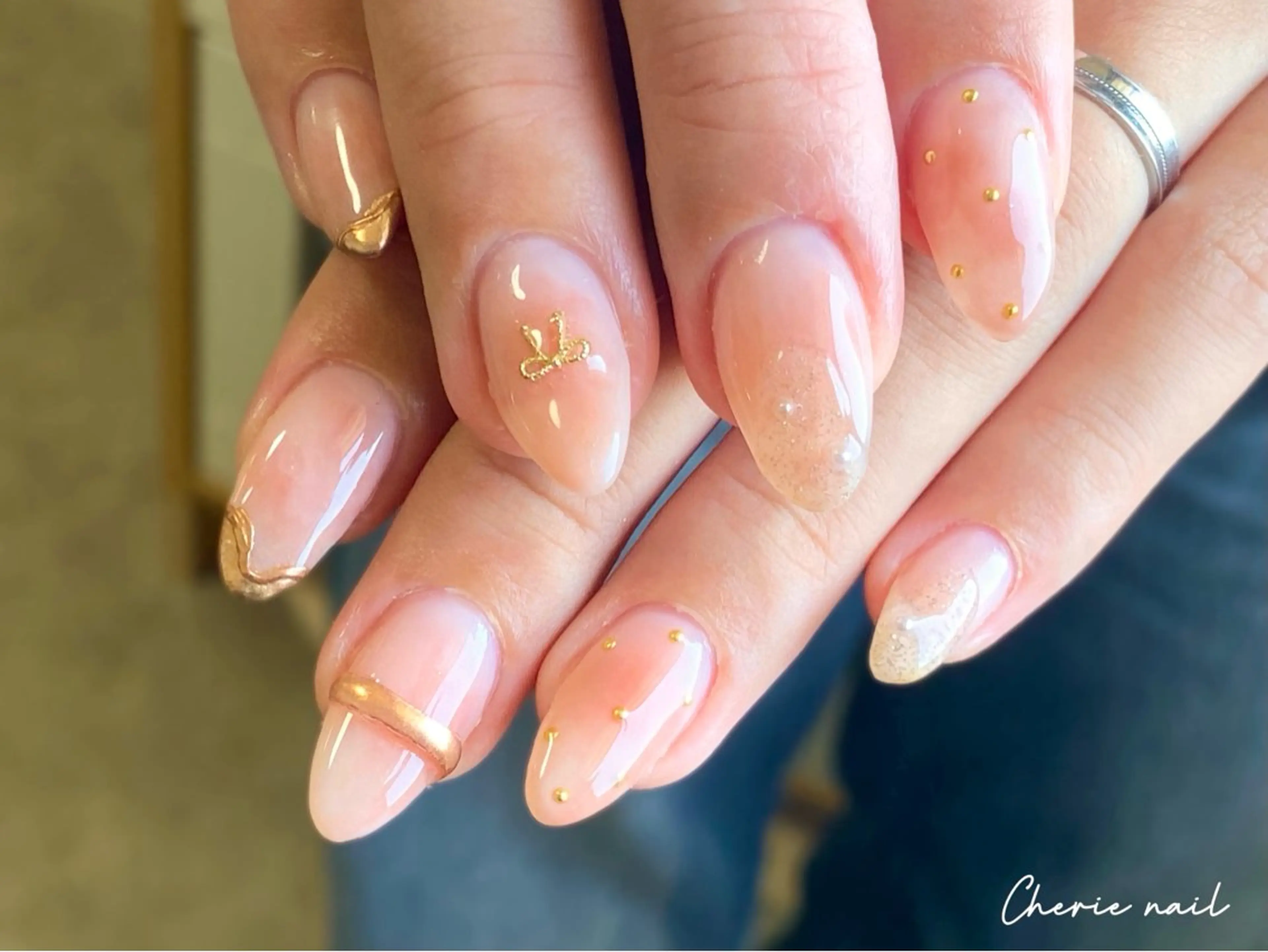ネイル ジェルネイル ゴールド ミラーネイル ニュアンスネイル ピンク ハンドネイル Cherienail yunaのネイルデザイン