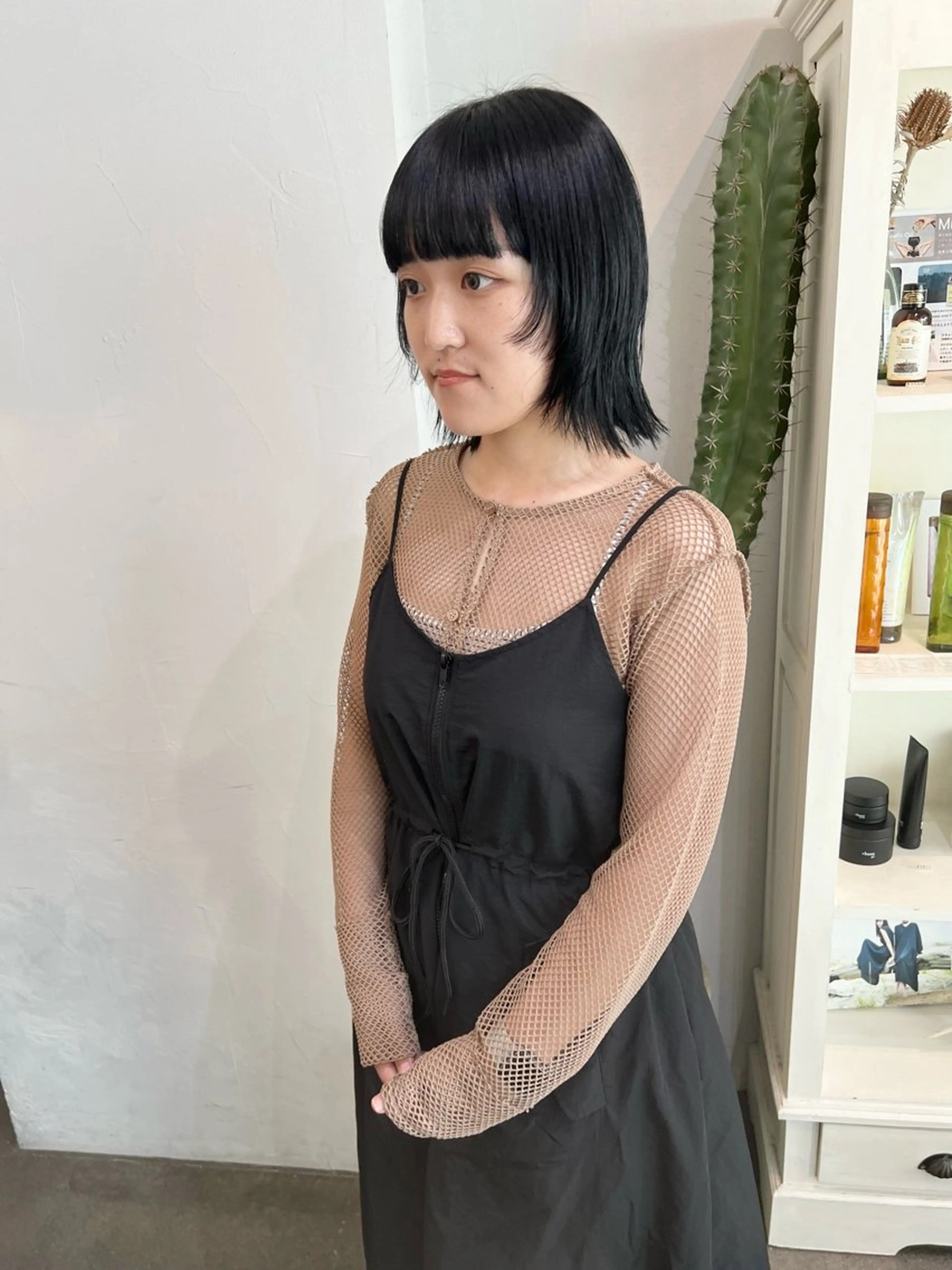 ショート カラー 切りっぱなしボブ 黒髪 ブルーカラー ブルーブラック ボブ カット ヘアカラー 千葉 郁也のヘアスタイル
