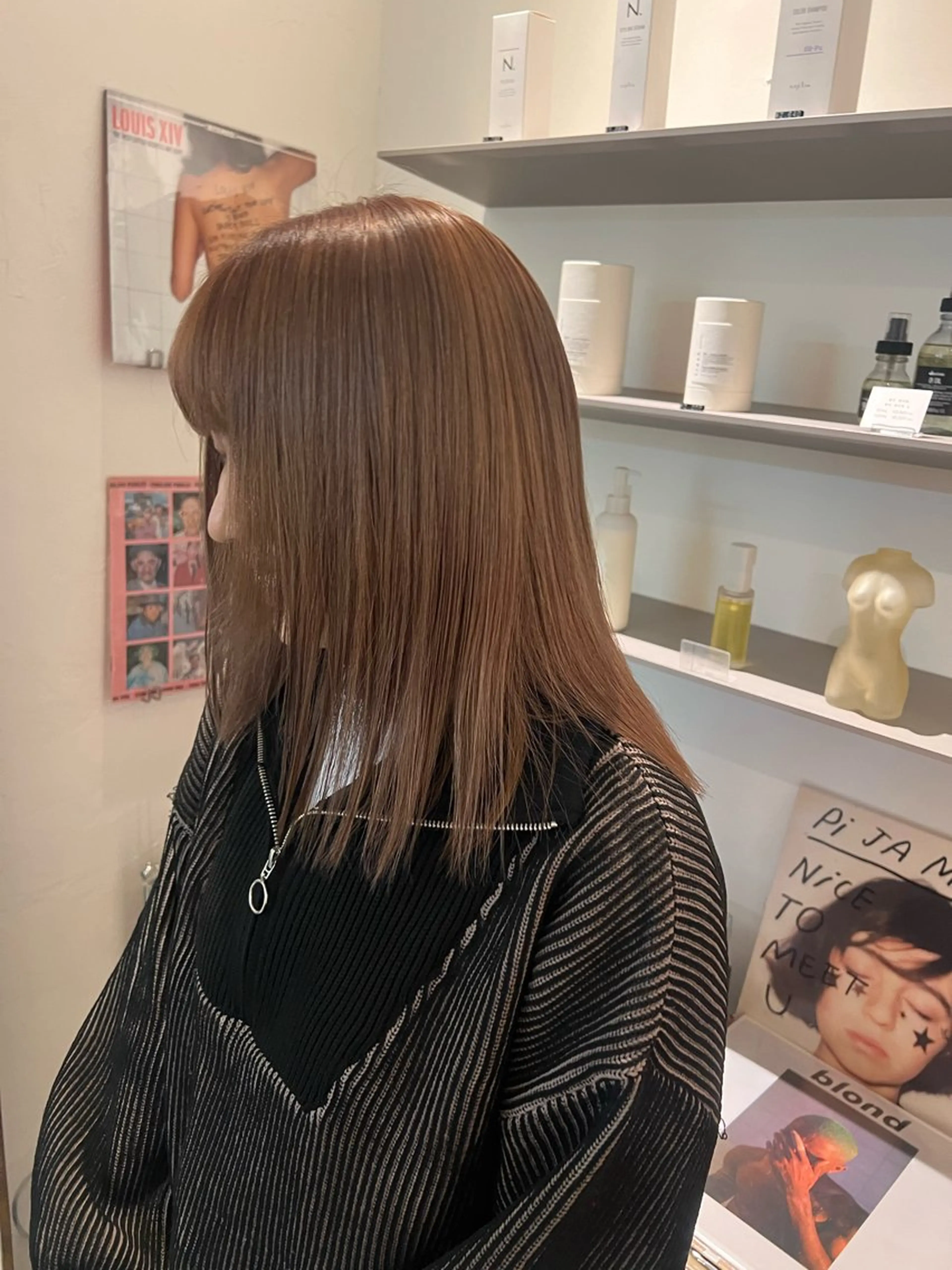ミディアム カラー ベージュカラー ヘアカラー MARIKA 暖色系/ハイトーンのヘアスタイル