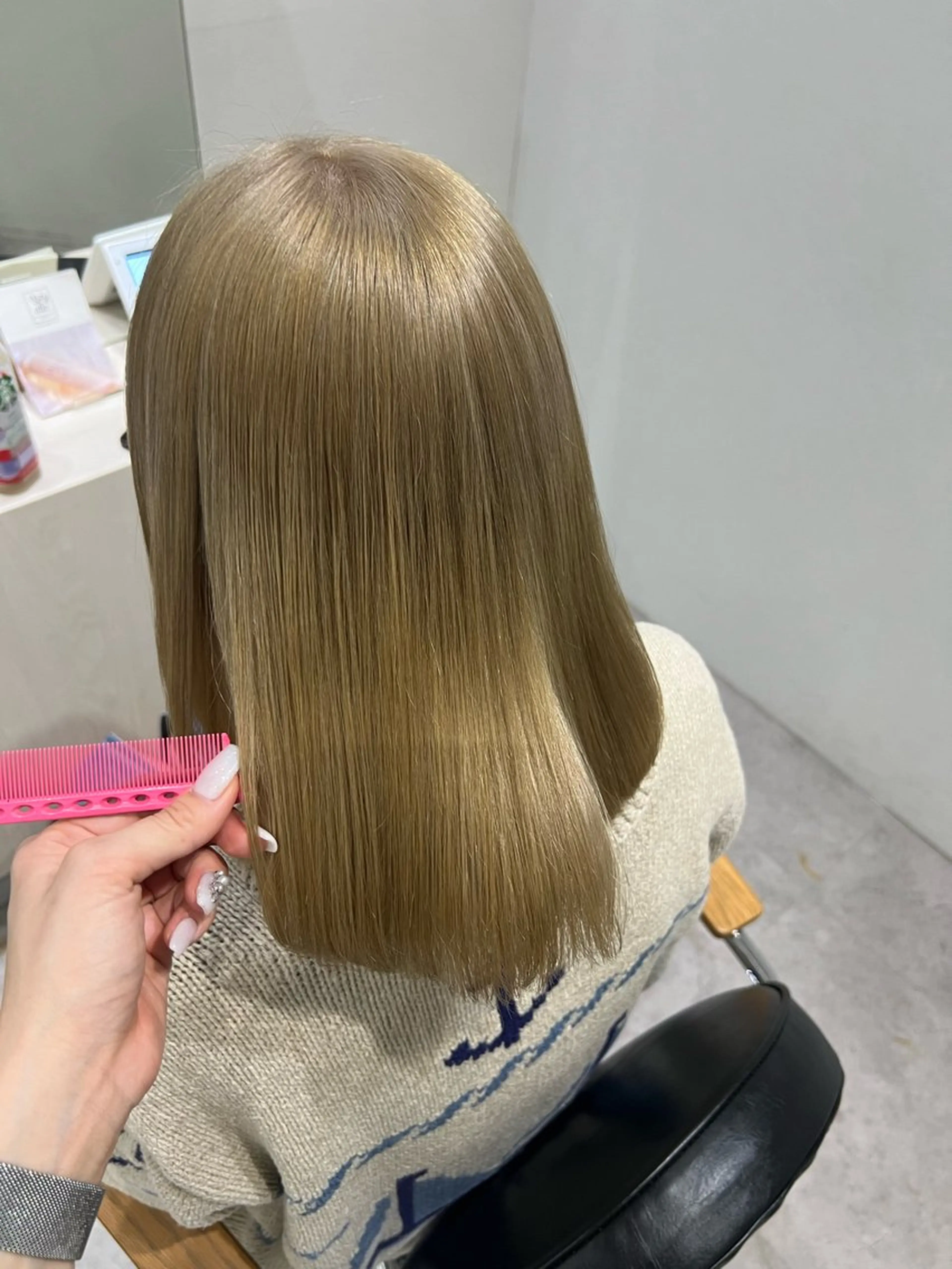 ミディアム カラー ベージュカラー ブリーチ ミルクティーベージュ ヘアカラー トリートメント 韓国透明感/艶カラー saya🧸🍼のヘアスタイル