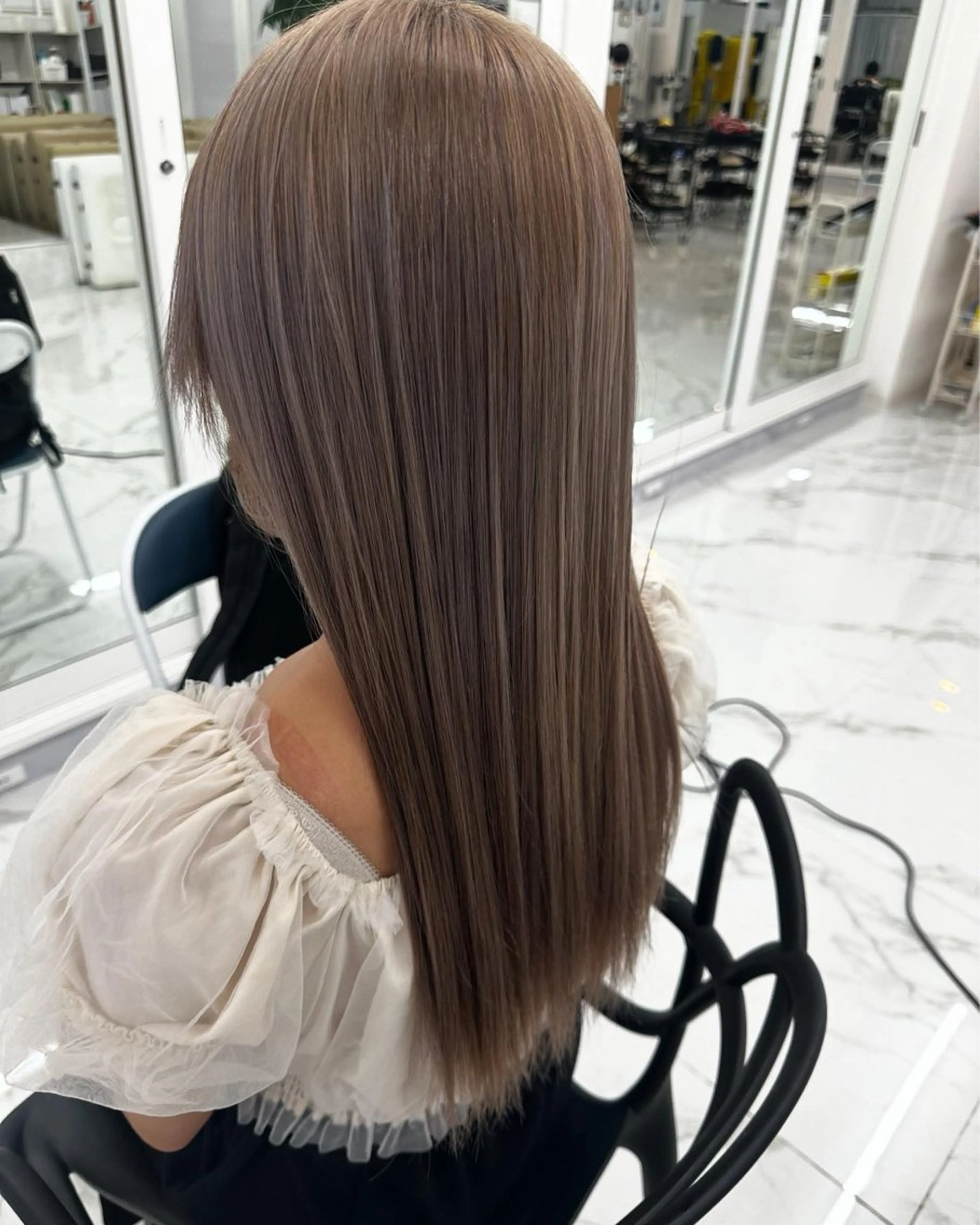 ロング カラー ベージュカラー ミルクティーベージュ カット ヘアカラー トリートメント むっち〜/ケアカラー /似合わせcutのヘアスタイル