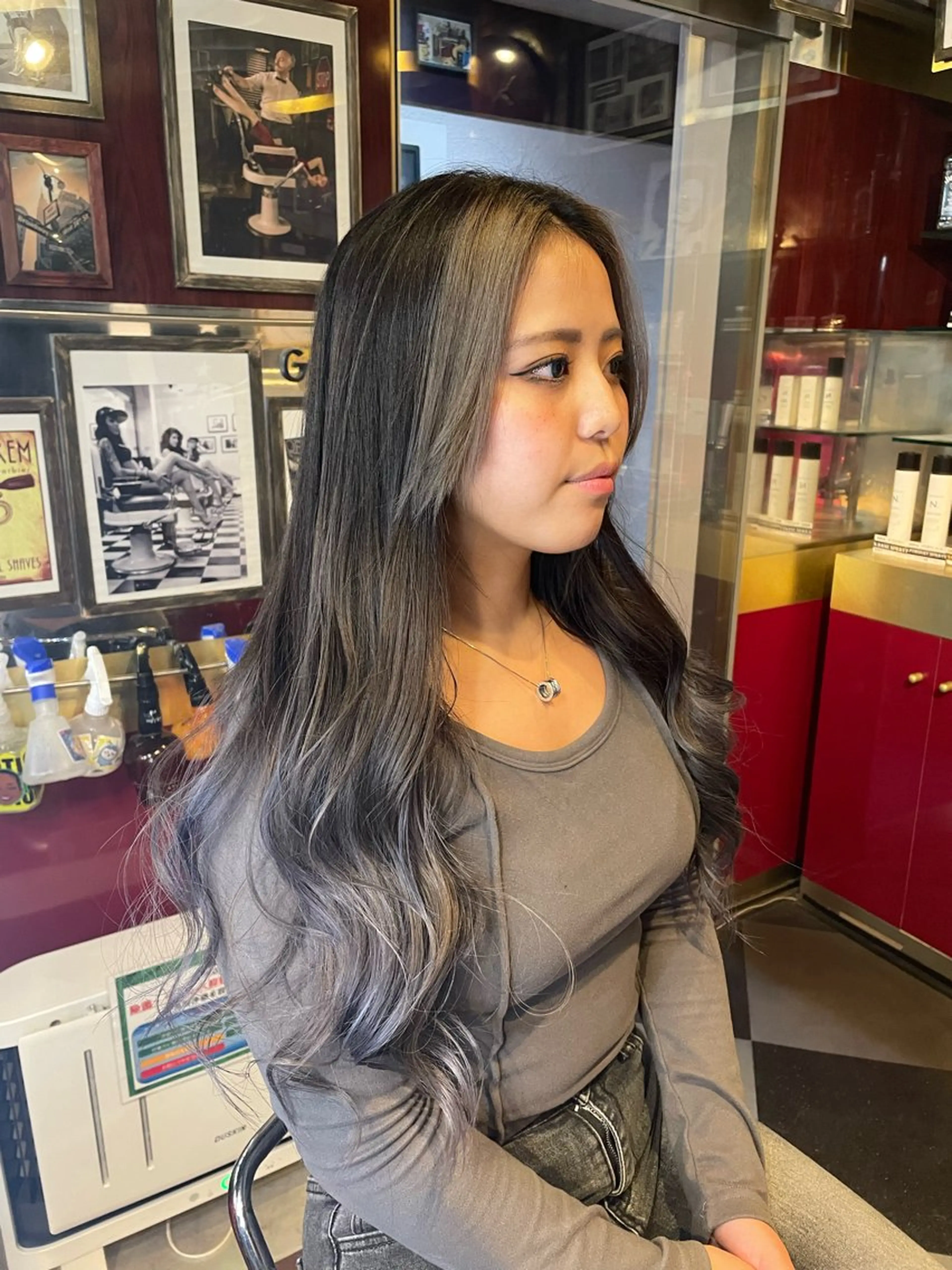 セミロング カラー バレイヤージュ ブリーチ ケアブリーチ ダブルカラー グラデーションカラー 👑派手髪/カット 👑ANRYのヘアスタイル