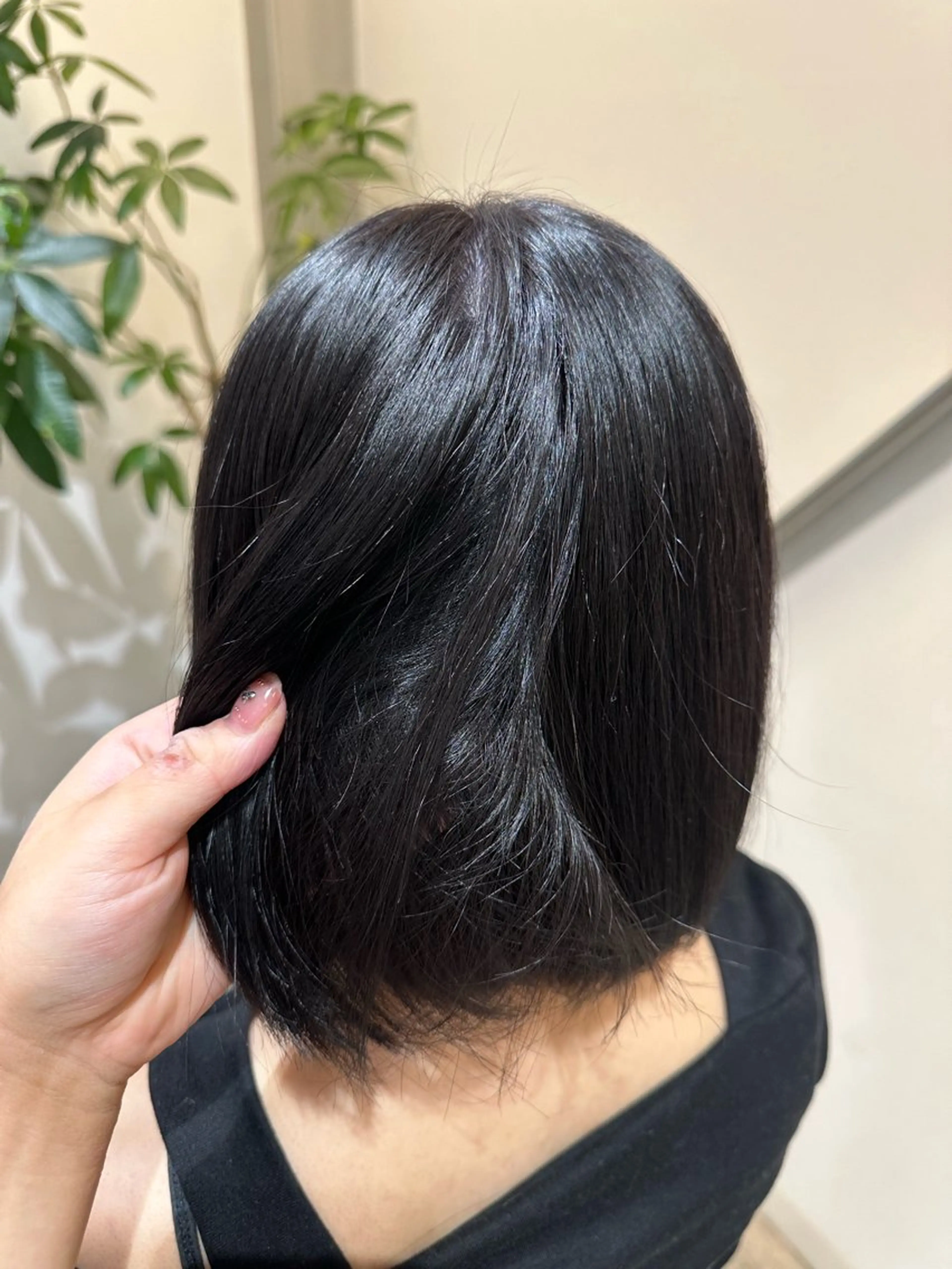 ショート カラー 透明感カラー ディープラベンダー ラベンダーカラー 垣内 奈緒のヘアスタイル