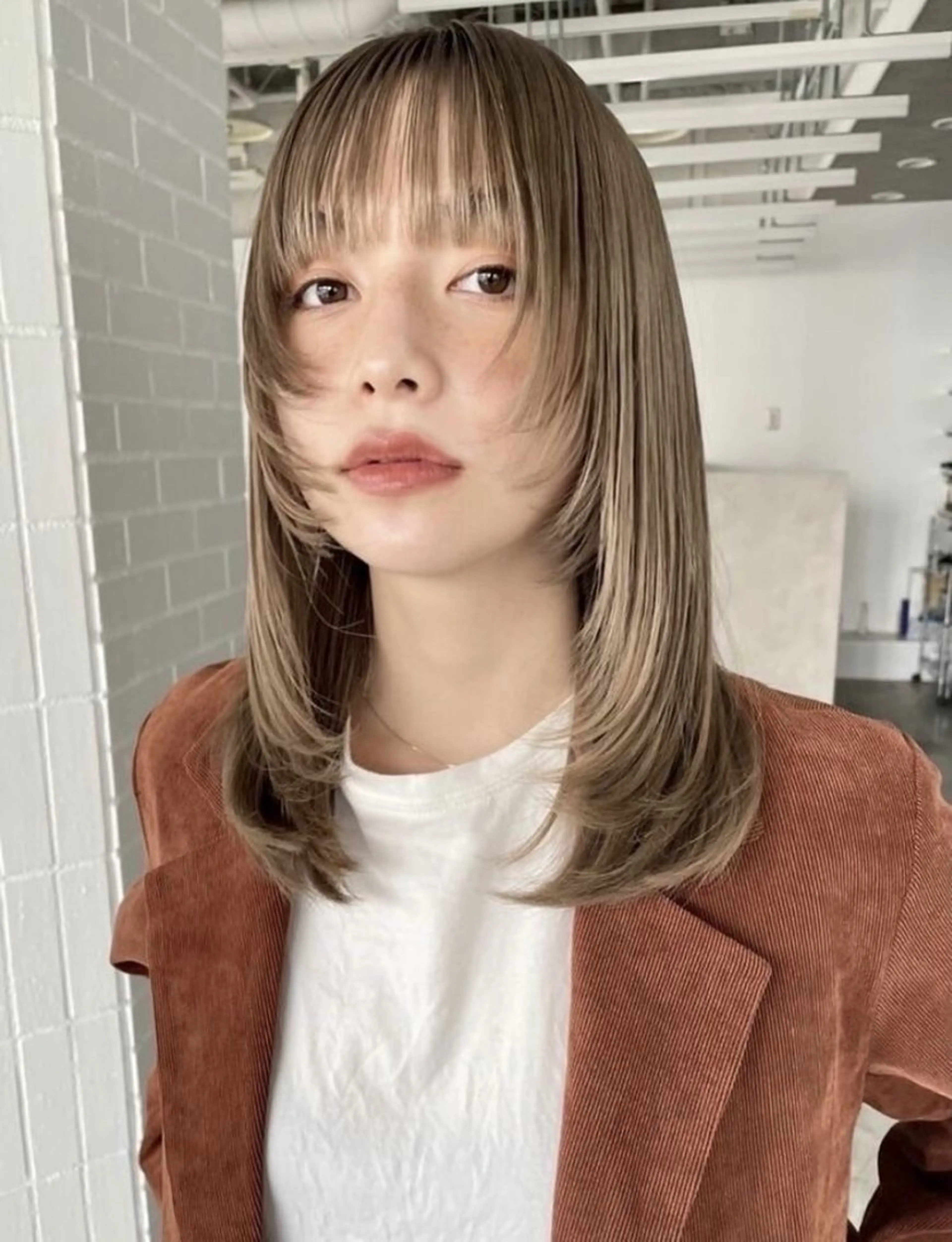 ロング レイヤーカット サキ🤍ハイトーン 🩰くびれ巻きヘアのヘアスタイル