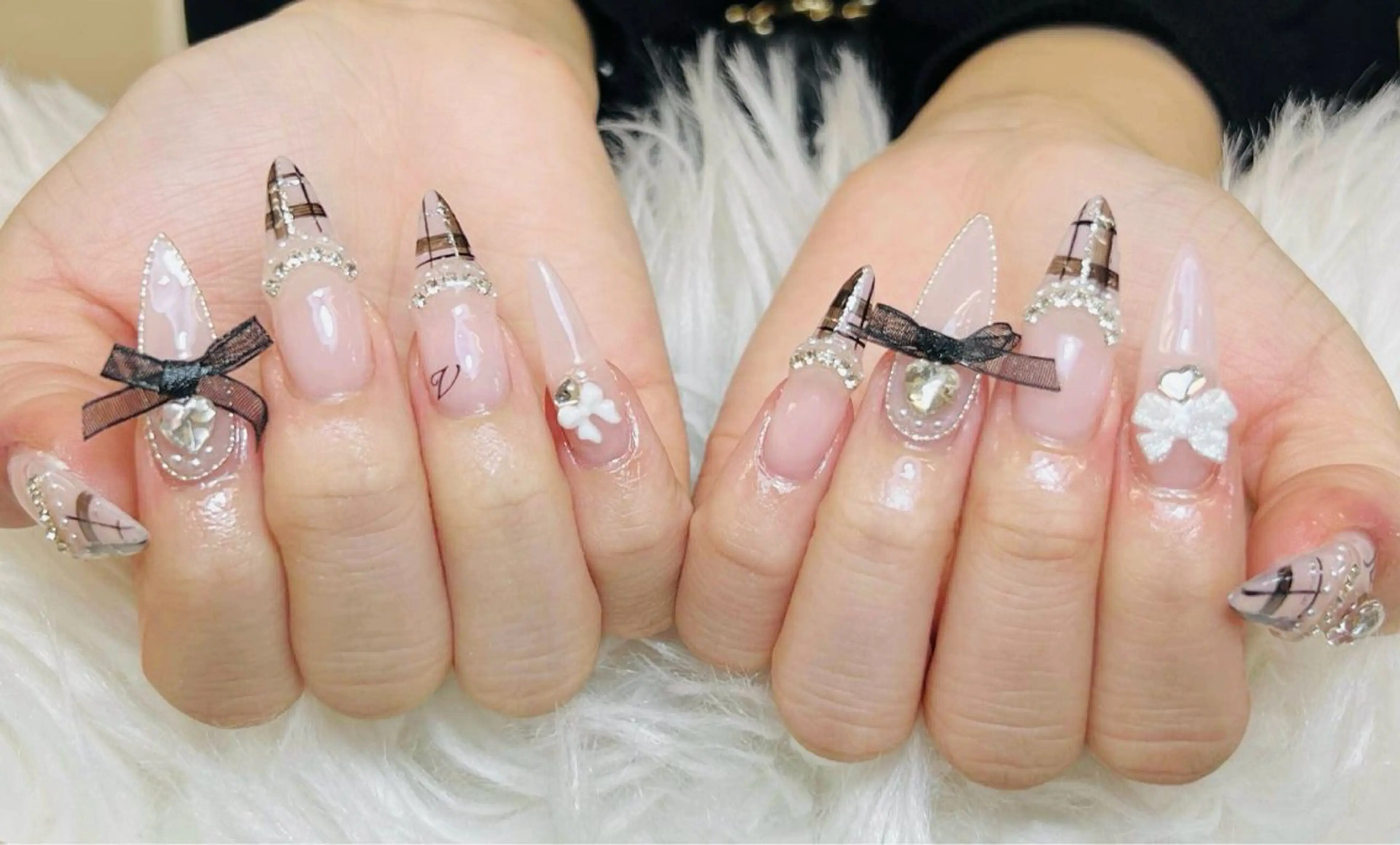 ネイル チークネイル 長さ出し フットネイル マグネットネイル 持ち込み ハンドネイル ANH NAIL ゴテゴテ専門店💎のネイルデザイン