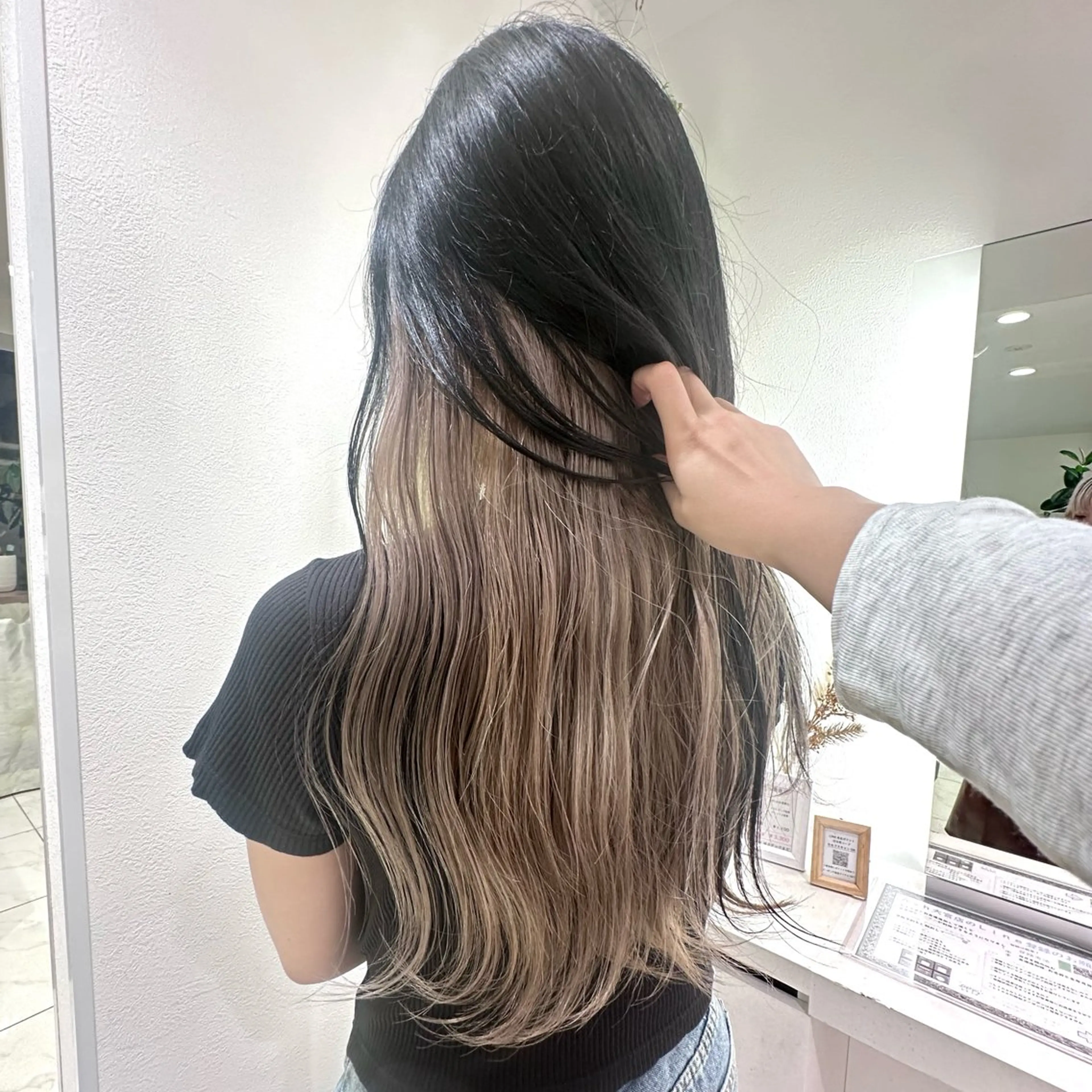 カラー ベージュカラー ブリーチ ミルクティーベージュ ヘアカラー トリートメント 加藤 芽実のヘアスタイル
