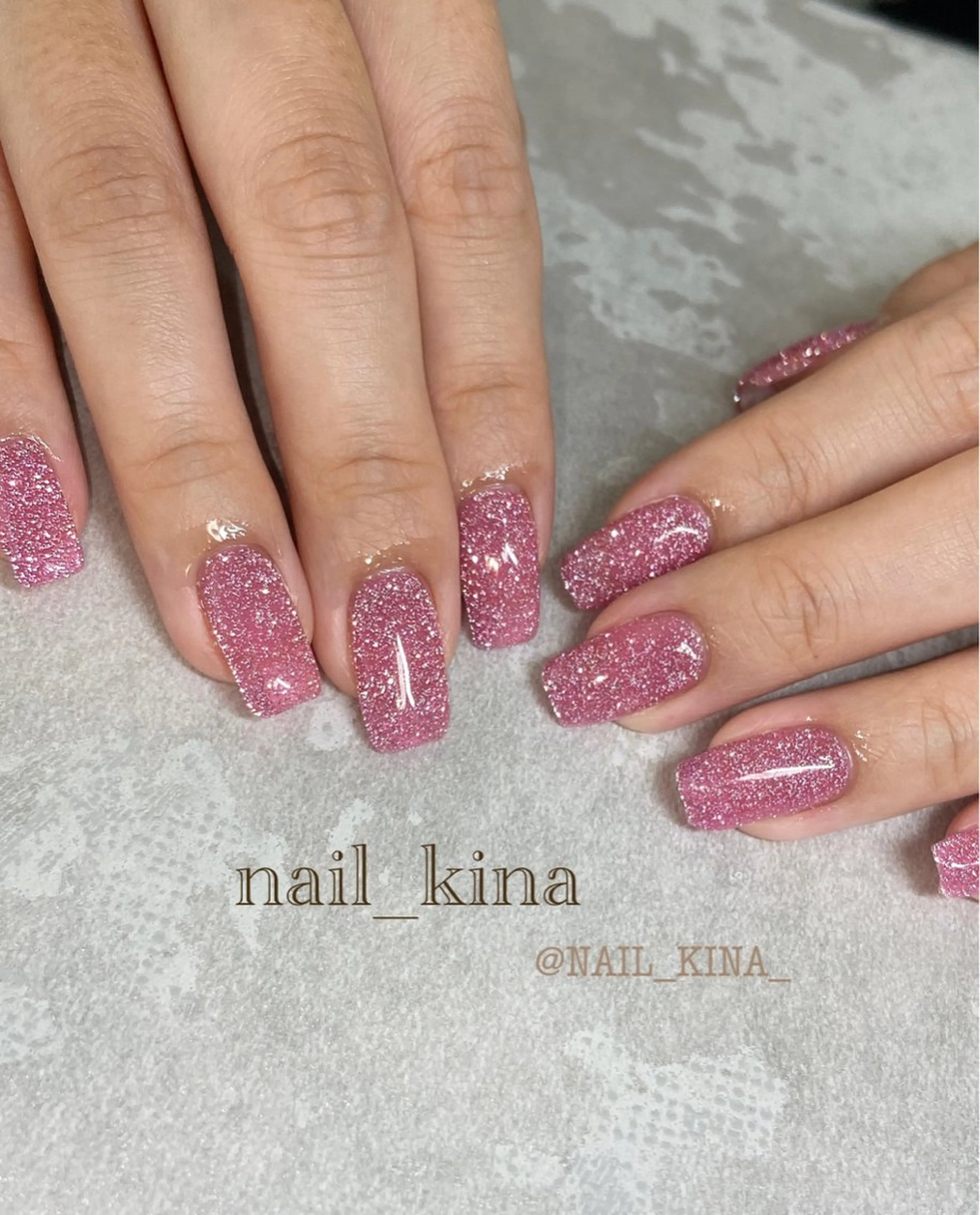 ネイル フラッシュネイル ワンカラーネイル ピンク ハンドネイル nail_ kinaのネイルデザイン