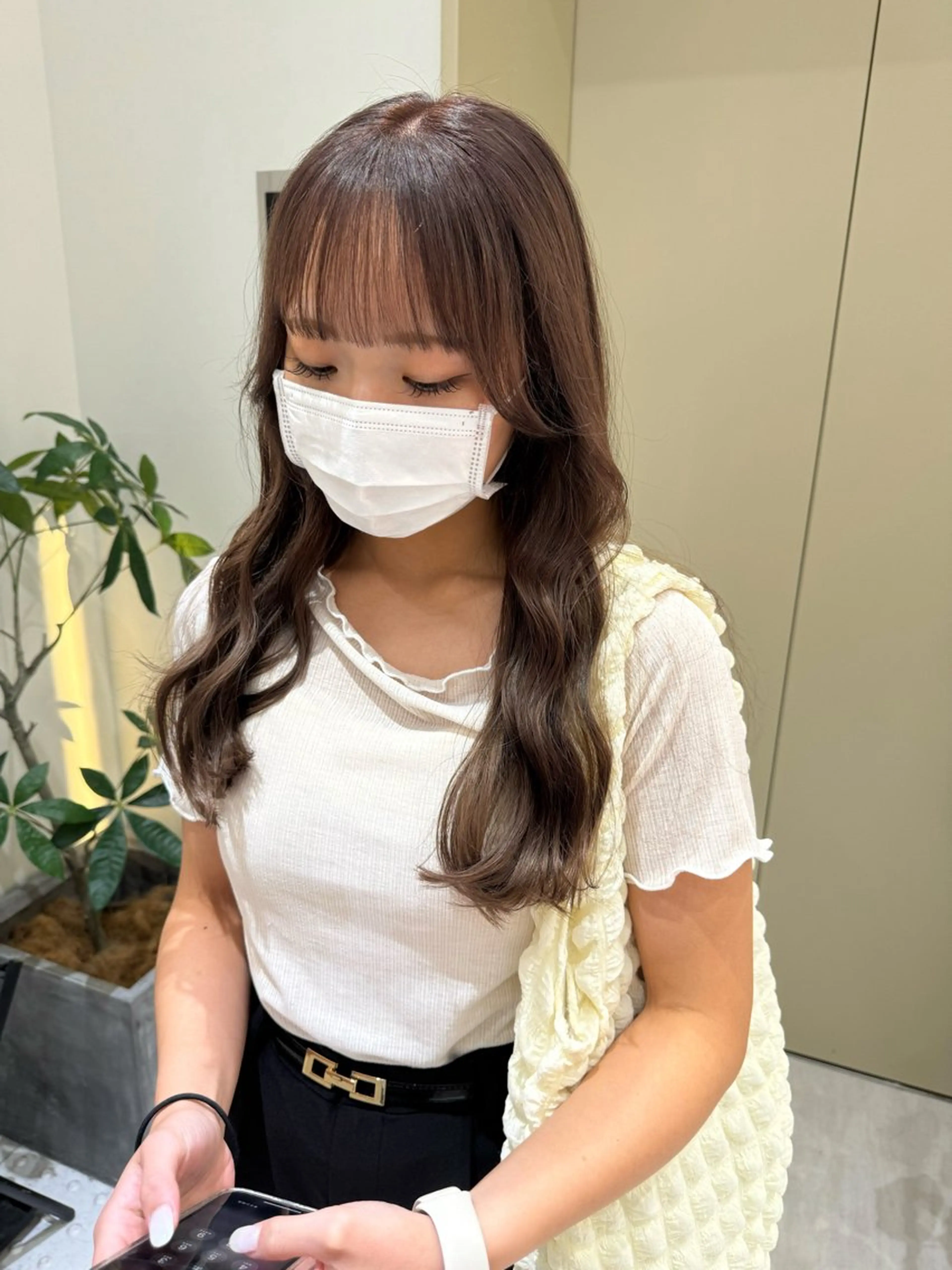 ロング カラー ベージュカラー ブリーチ ヘアカラー 透け 艶感カラー 顔周り 齊木 勇人のヘアスタイル