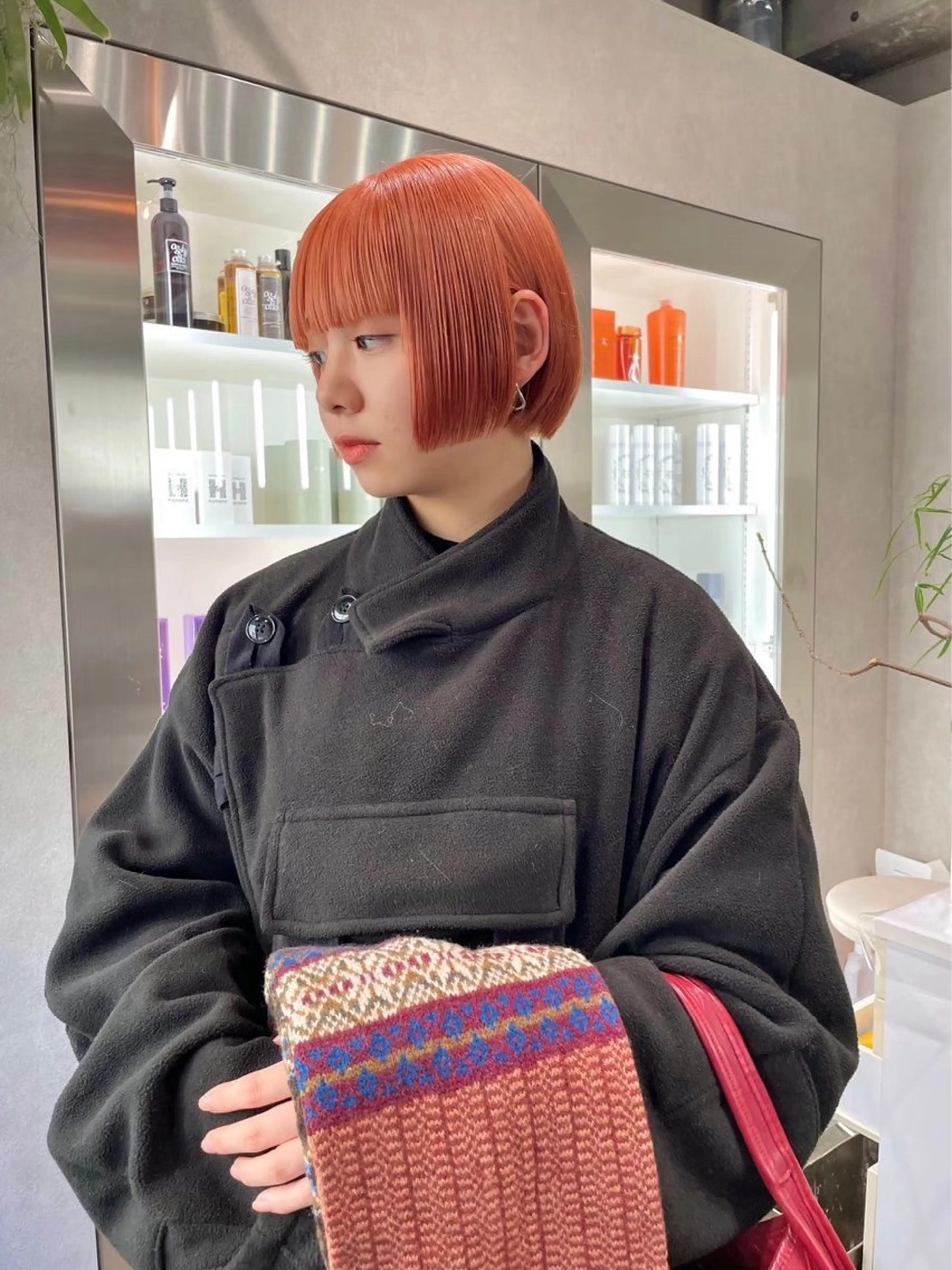 ショート カラー ヘアアレンジ 切りっぱなしボブ ブリーチ ダブルカラー イヤリングカラー ハイライトカラー 🩵 iona 🩵のヘアスタイル