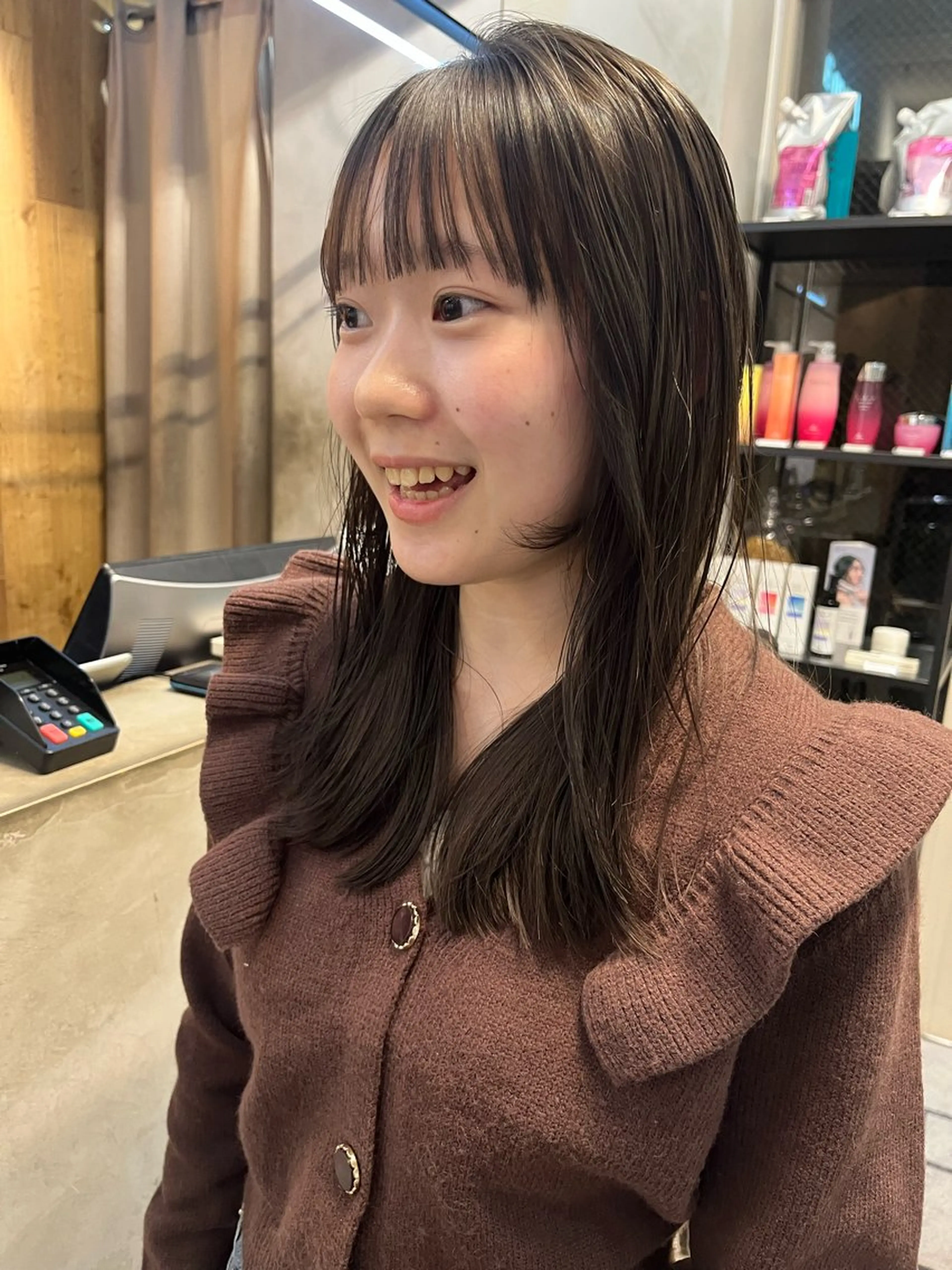 ミディアム カラー ブラウンカラー 透明感カラー ヘアカラー トリートメント スッと馴染むhair /ヨシダトモキのヘアスタイル