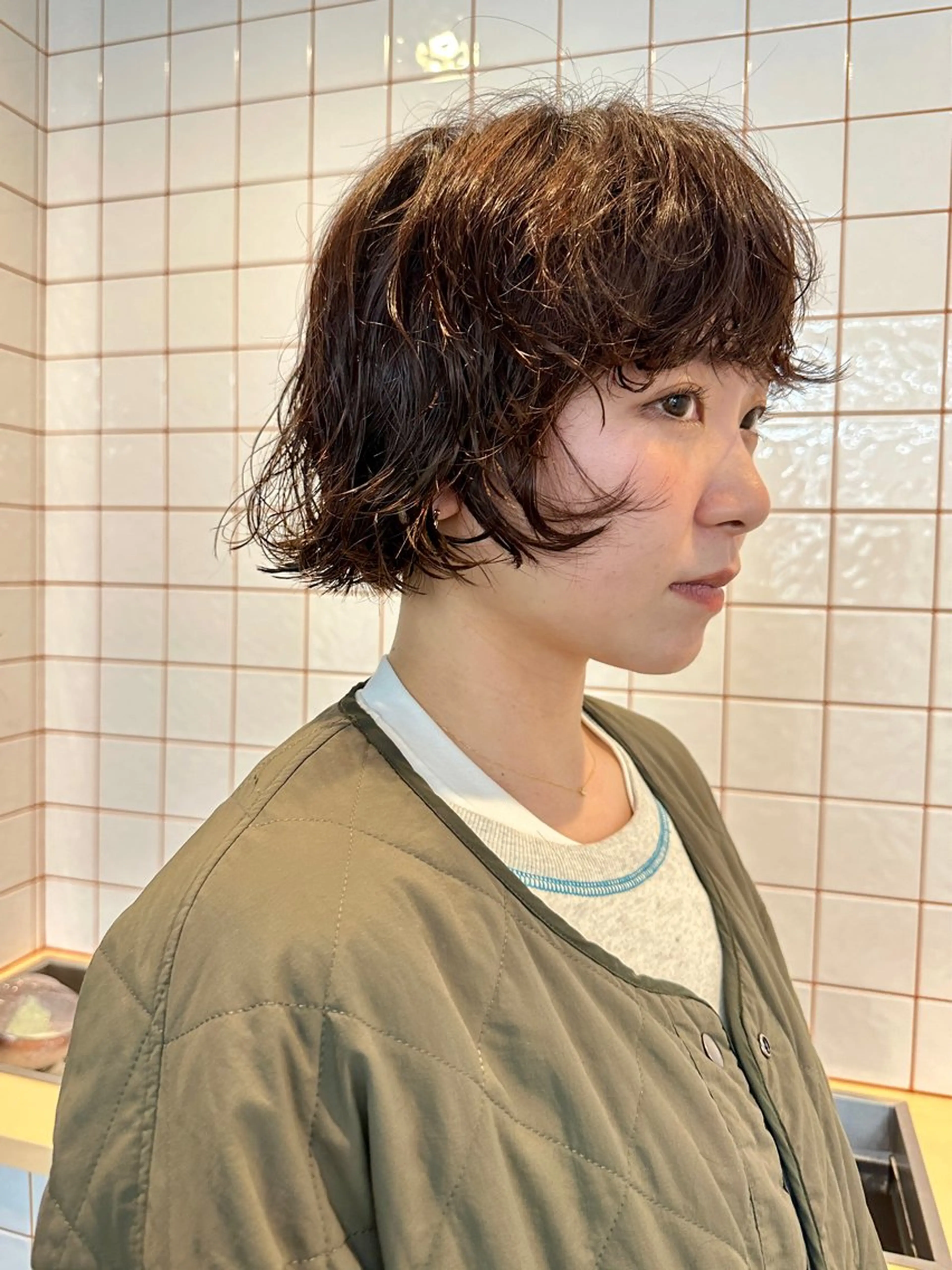 ショート カラー パーマ ニュアンスパーマ カット ヘアカラー パーマ ボブ/レイヤー/ケア パーマ/透明感カラーのヘアスタイル