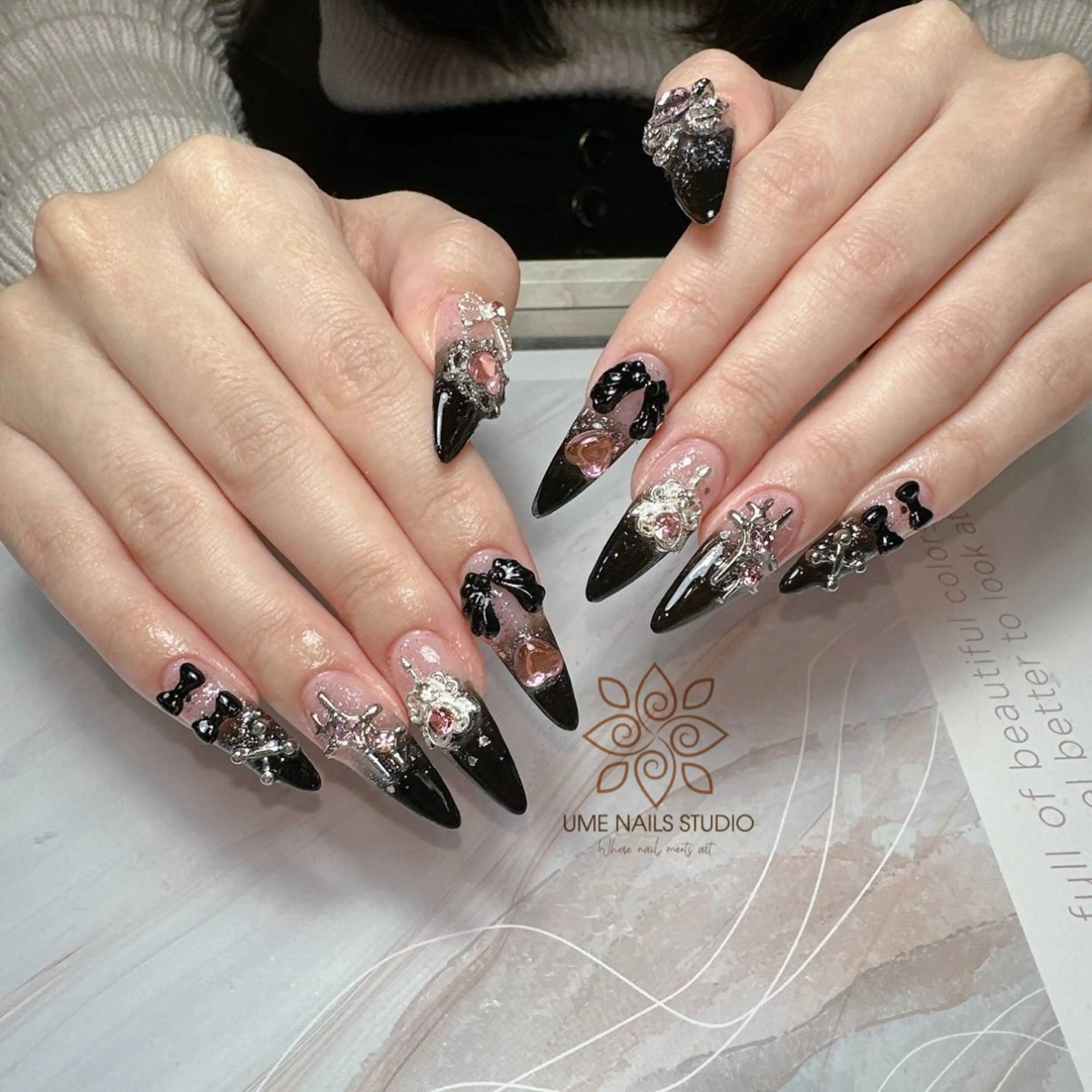 ネイル チークネイル クリアネイル ガーリー キラキラネイル 韓国ネイル ハンドネイル Ume Nail Studioのネイルデザイン