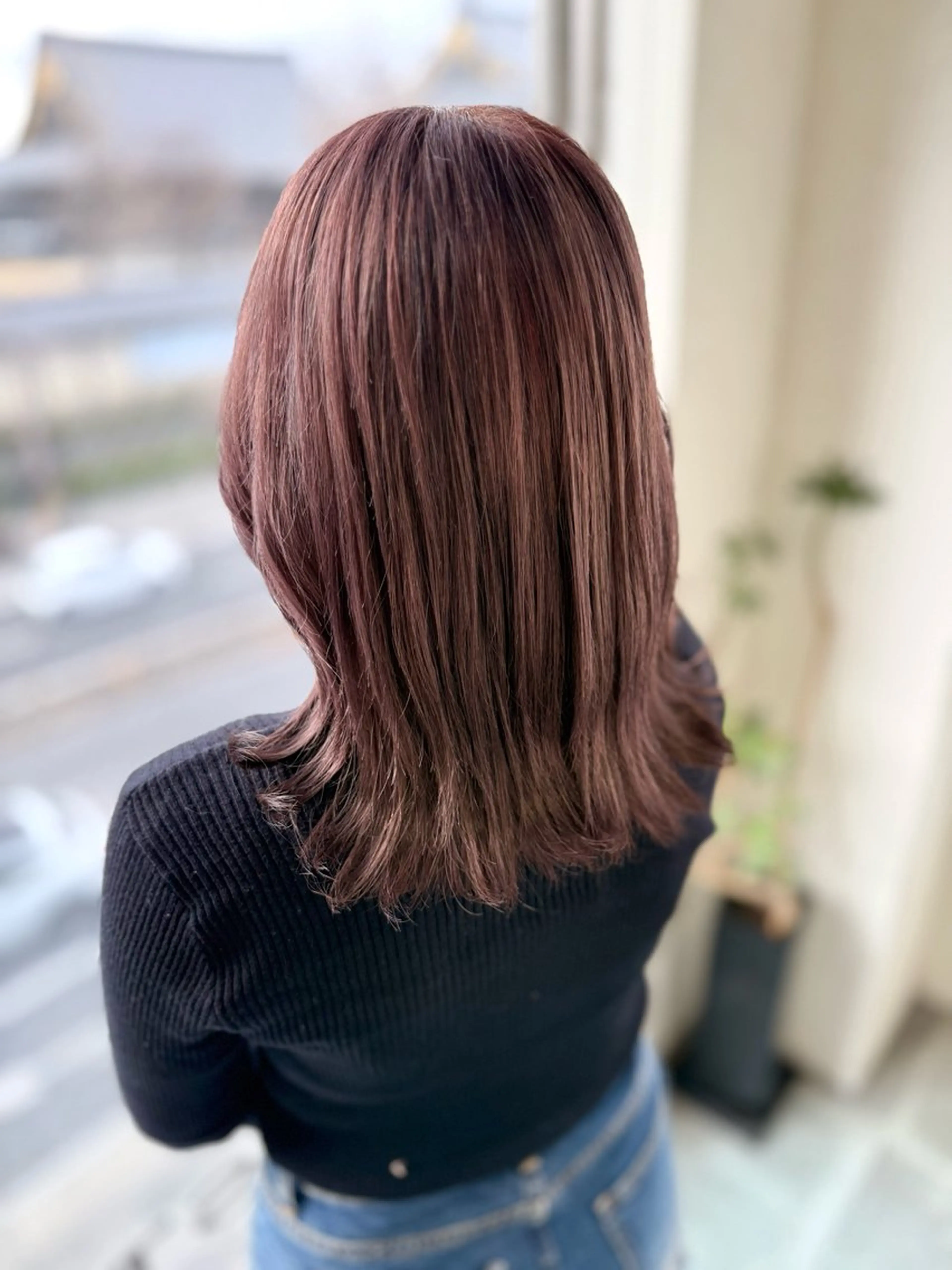 ミディアム カット ヘアカラー 井口 陽来のヘアスタイル