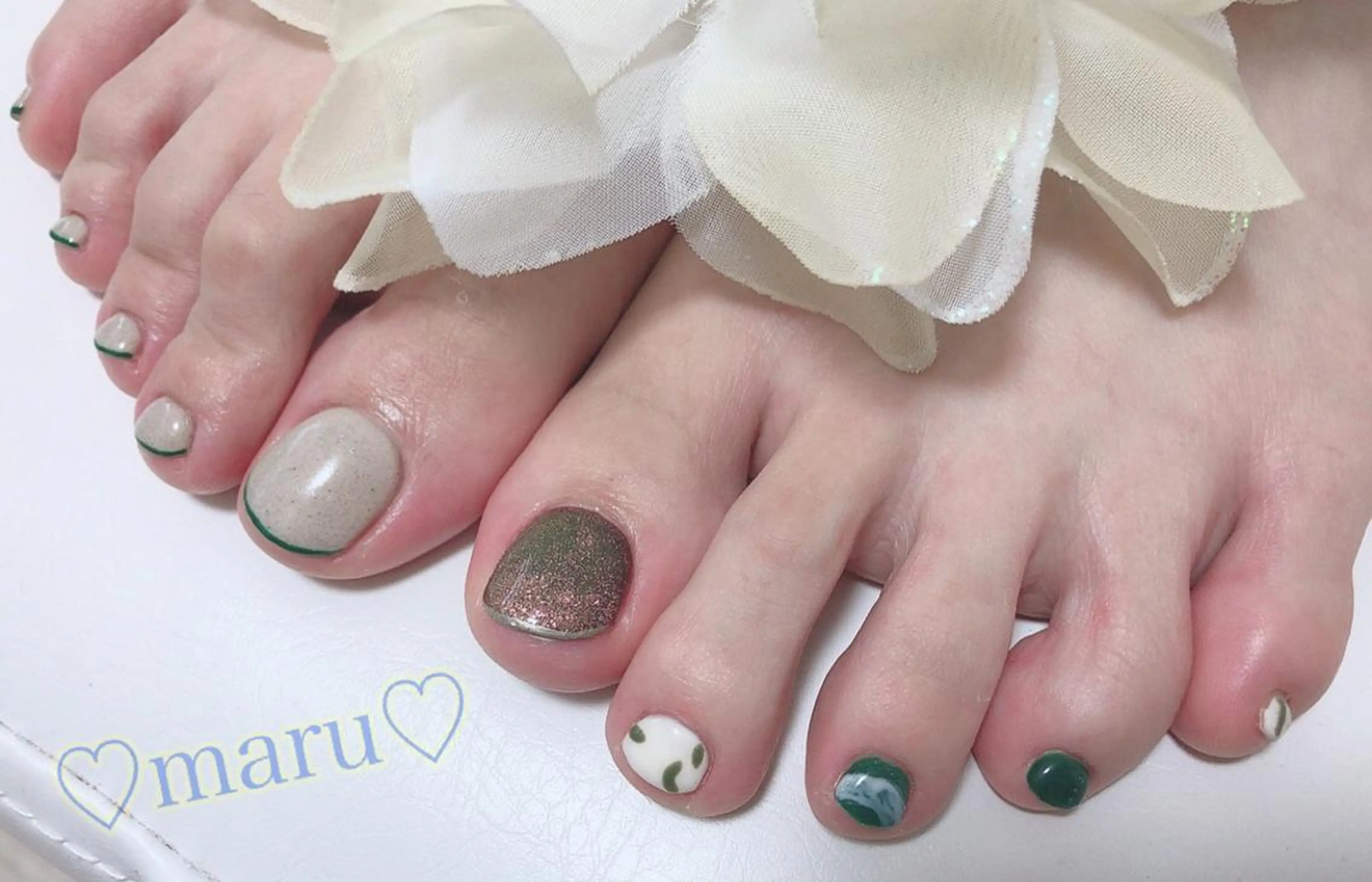 ネイル ハンドネイル フットネイル まるみ♡8/25- 31お休み🙇‍♀️のネイルデザイン