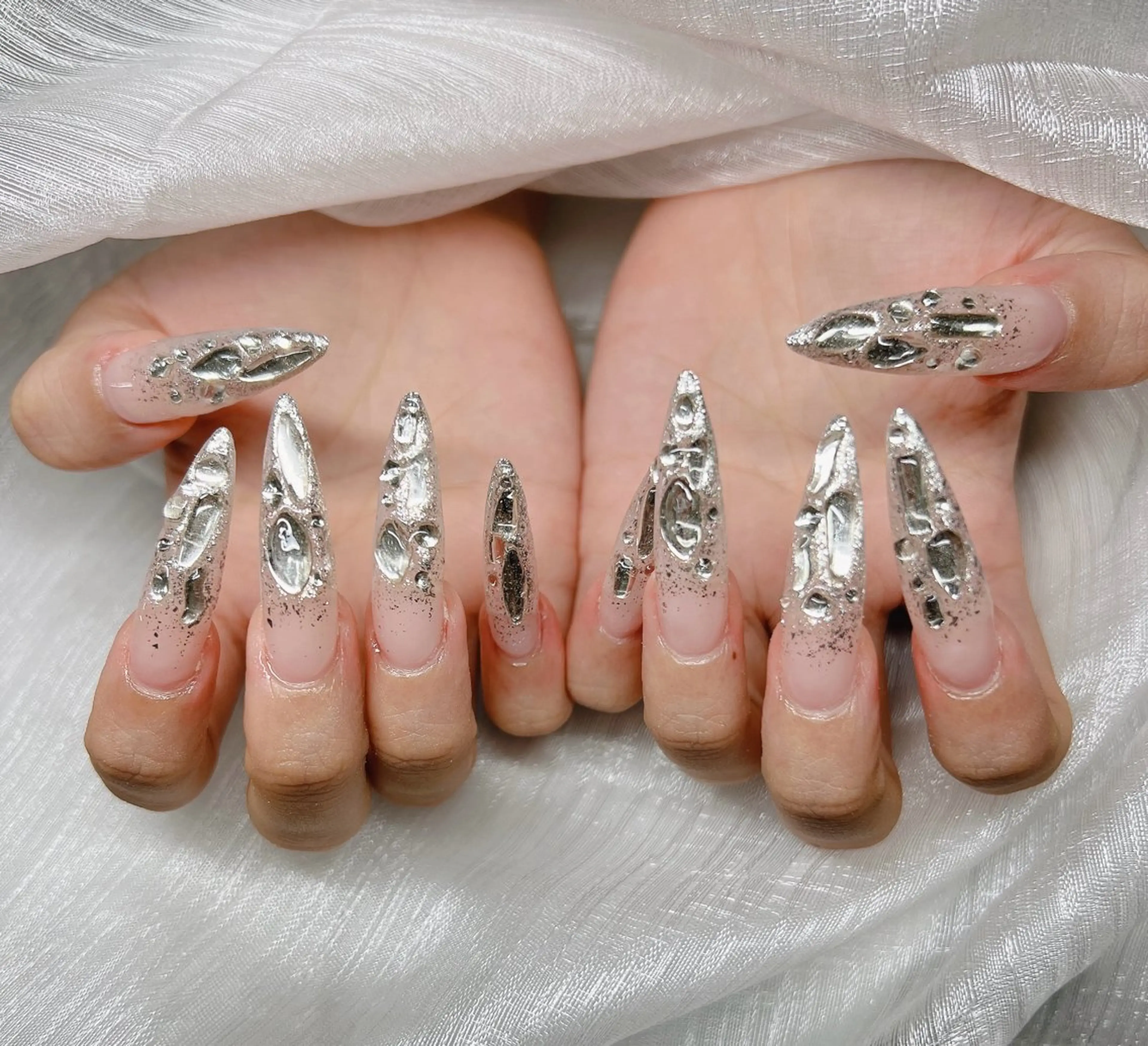 ネイル 長さ出し グラデーション 卒業式 キラキラネイル マグネットネイル ハンドネイル Lee Nailsのネイルデザイン