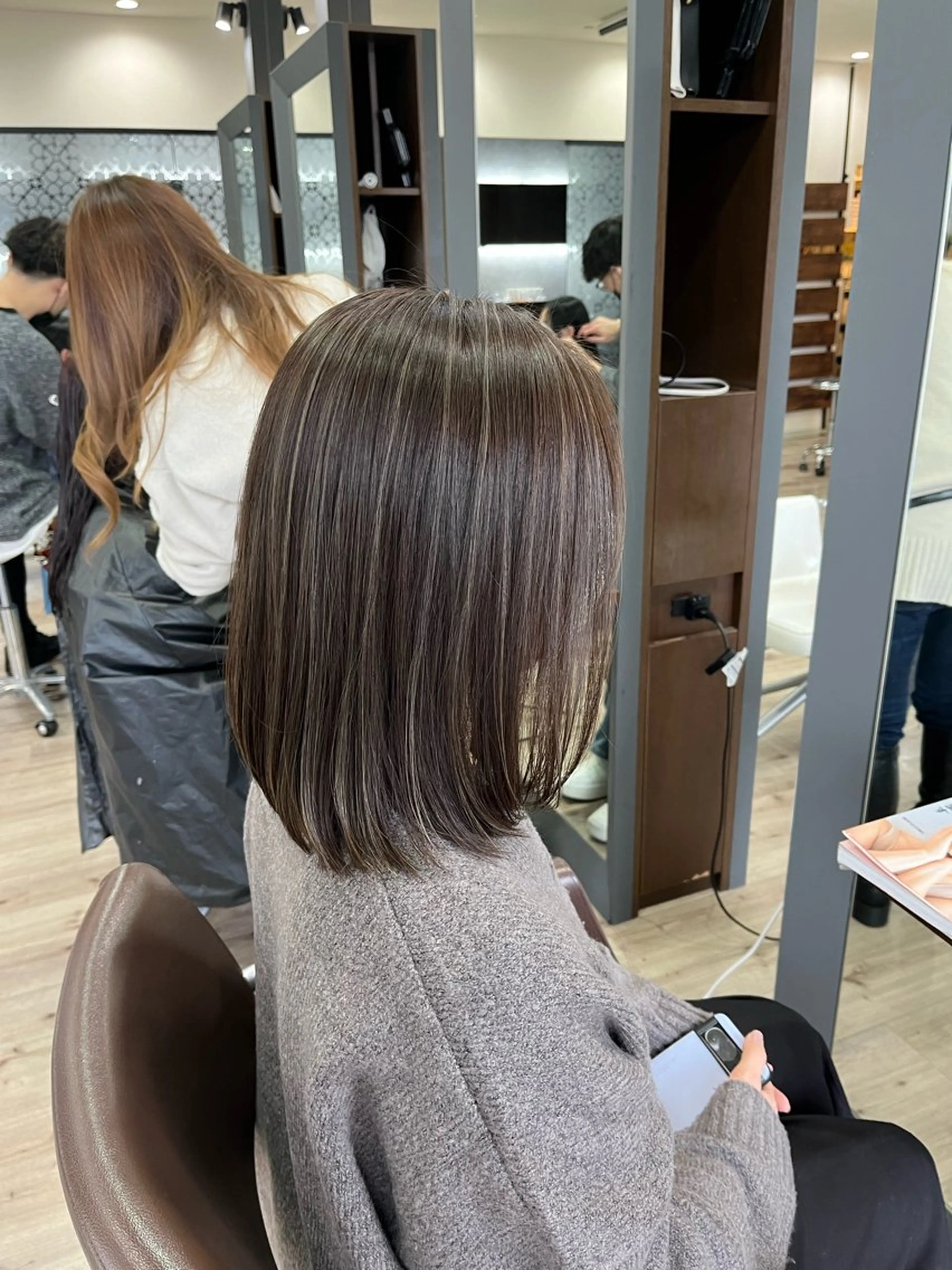 ミディアム ハイライト 飛田 由貴のヘアスタイル