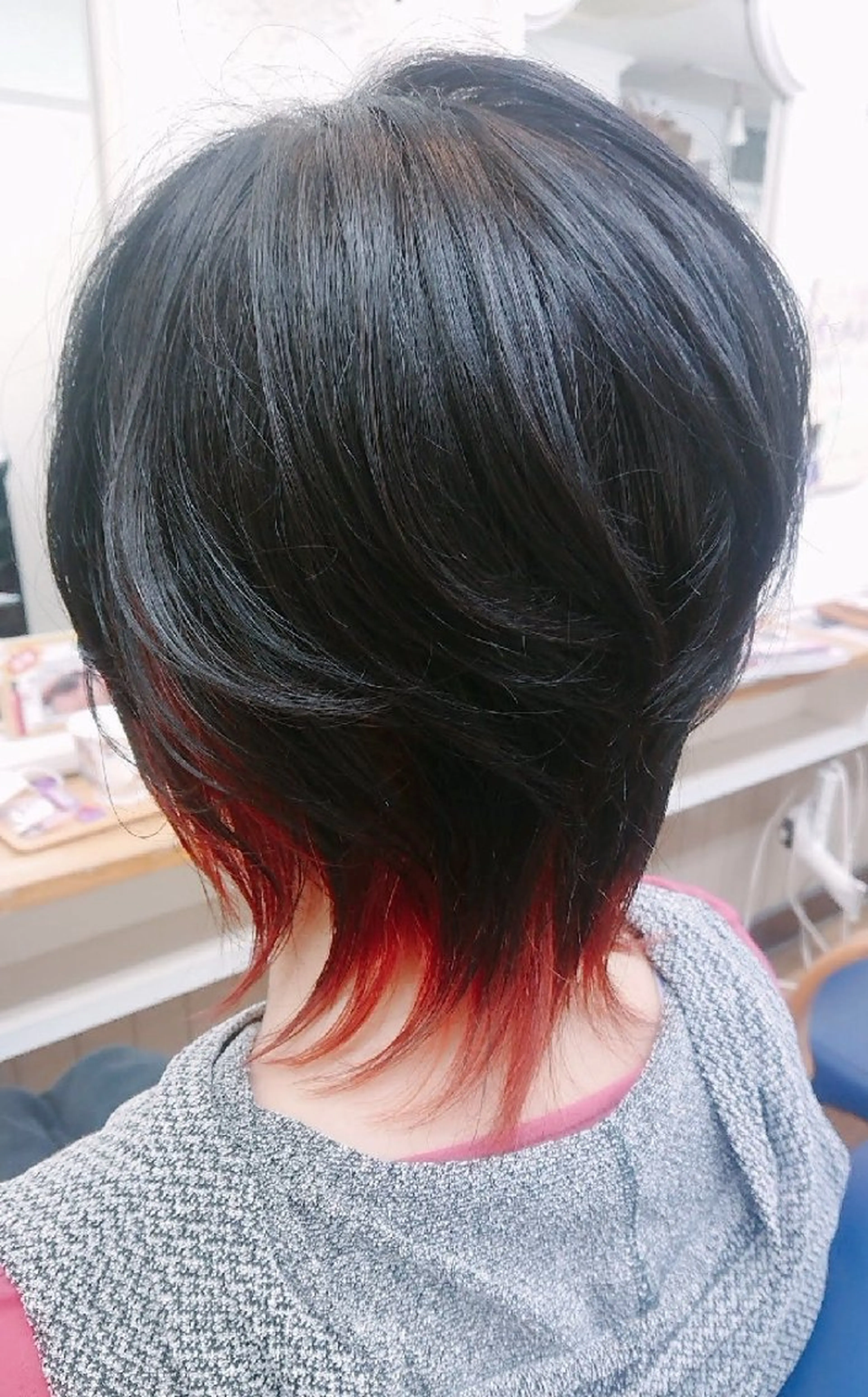 ミディアム カラー インナーカラー レッドカラー ウルフカット IDo21いど美容室 森長店長のヘアスタイル