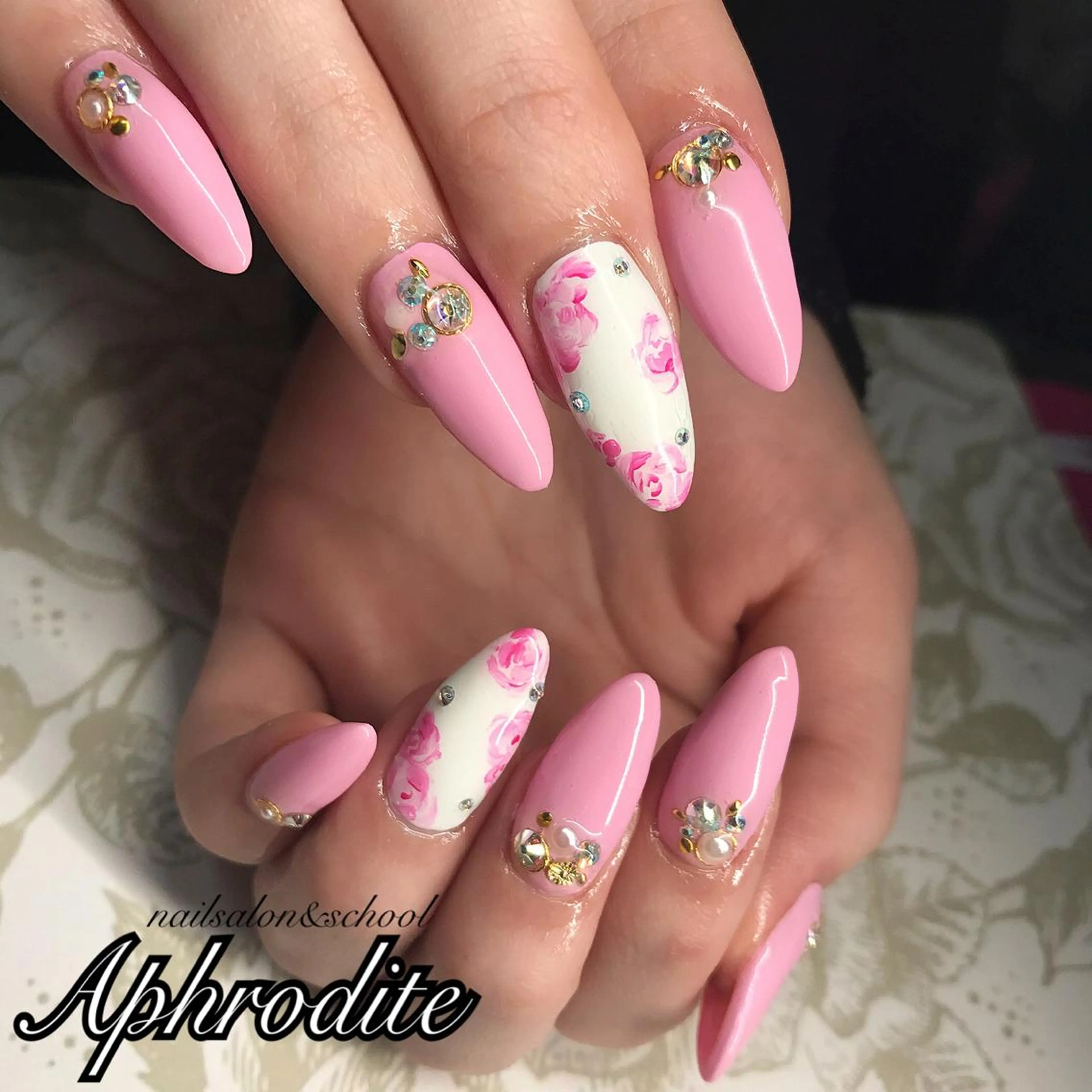 ネイル アートネイル スカルプネイル APHRODITE Nagisaのネイルデザイン