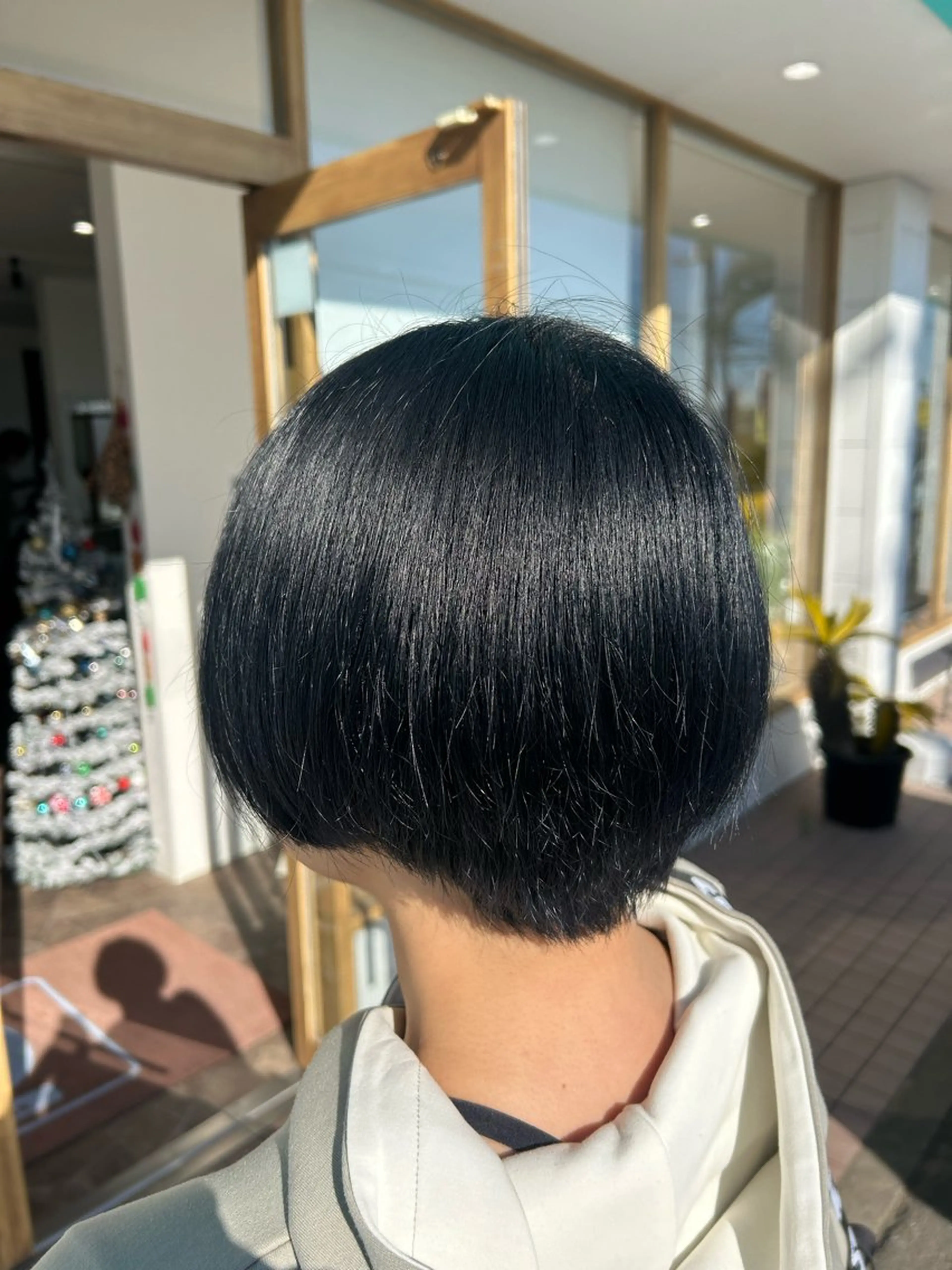 ショート カラー 黒髪 ブルーカラー ブルーブラック ダブルカラー きらく あやののヘアスタイル