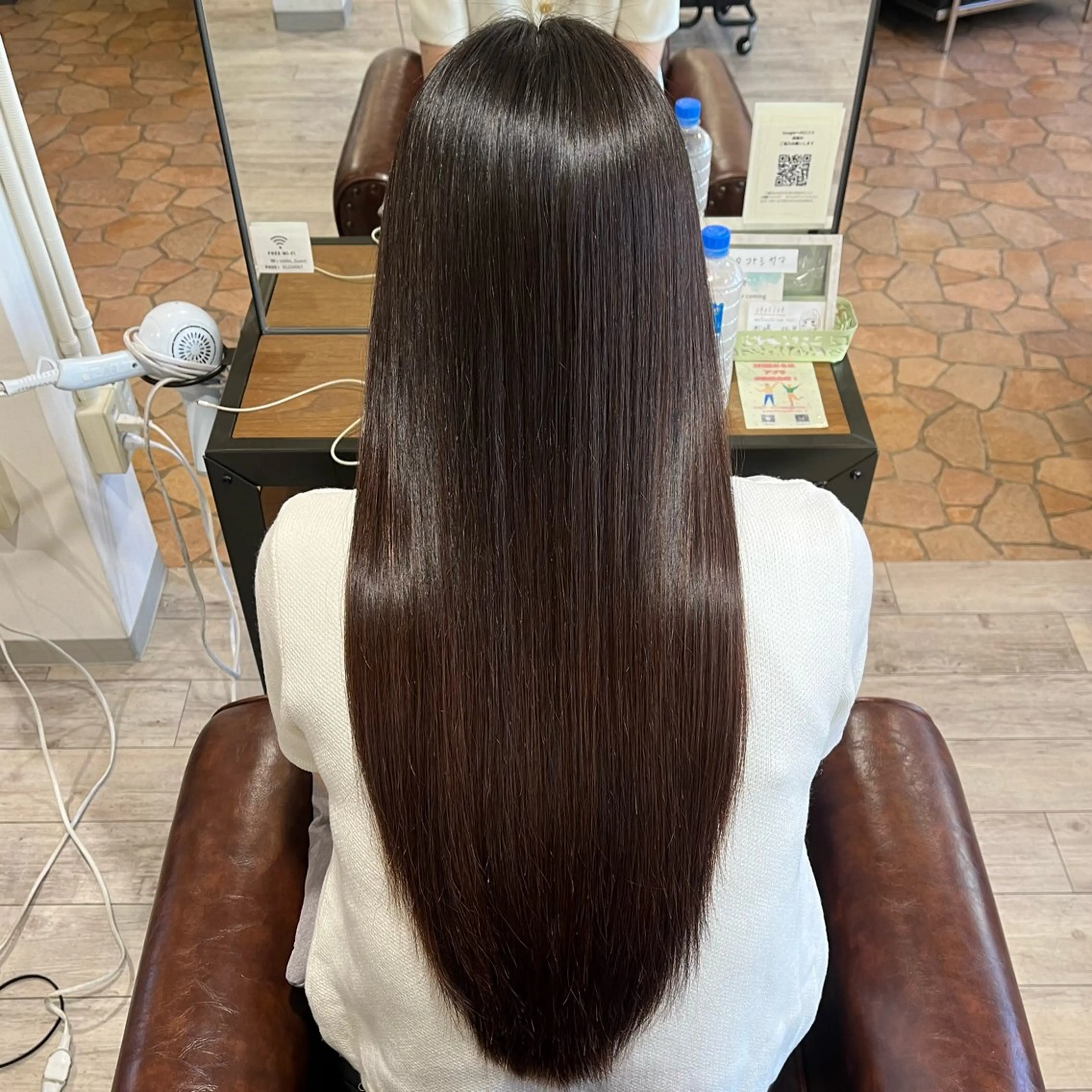 ロング ゆり 髪質改善ストレートのヘアスタイル