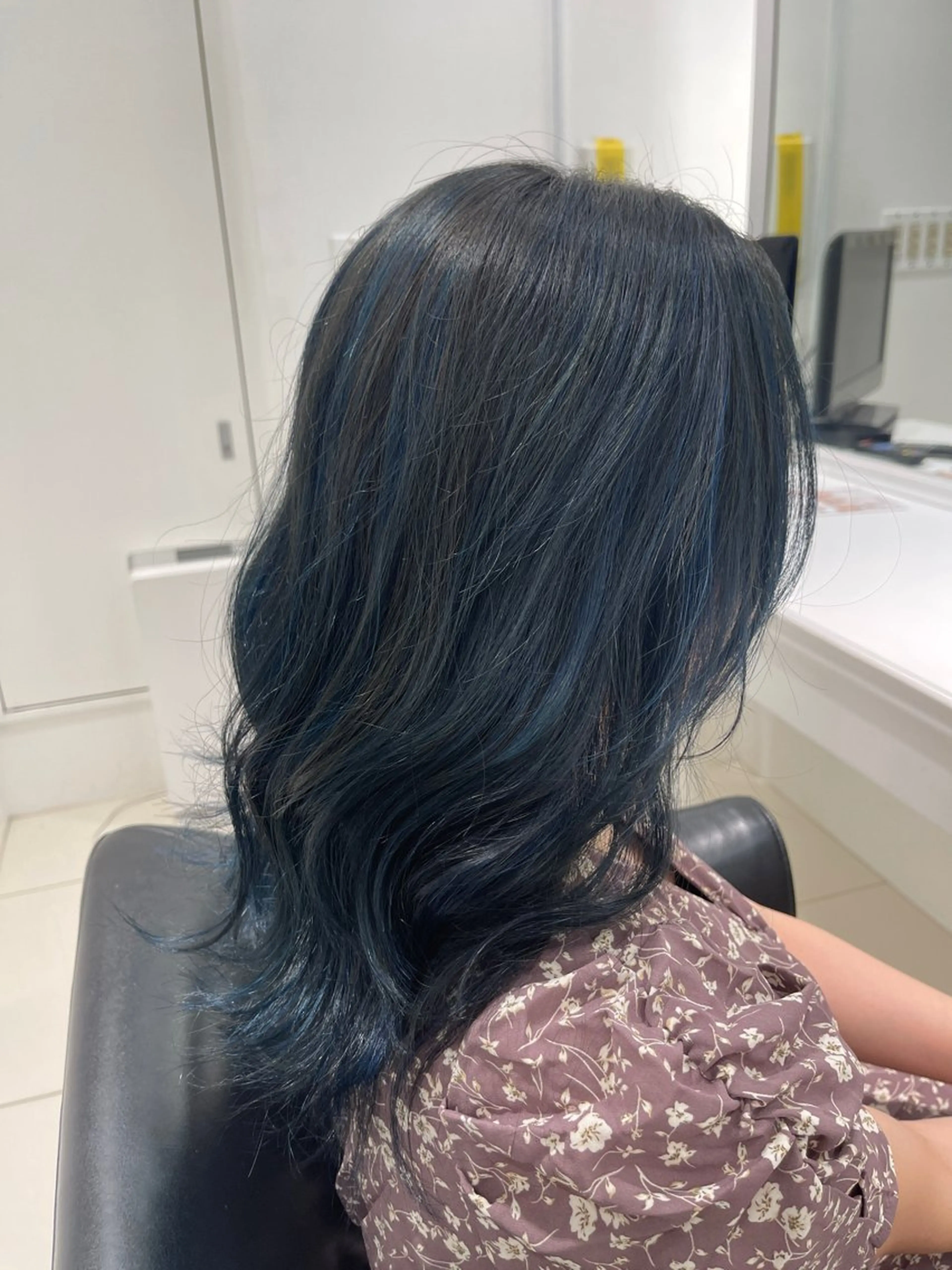 セミロング カラー ブルーカラー ハイライトカラー ハイライト ヘアカラー air-GINZA所属・艶カラー/髪質改善 園田萌華のヘアスタイル