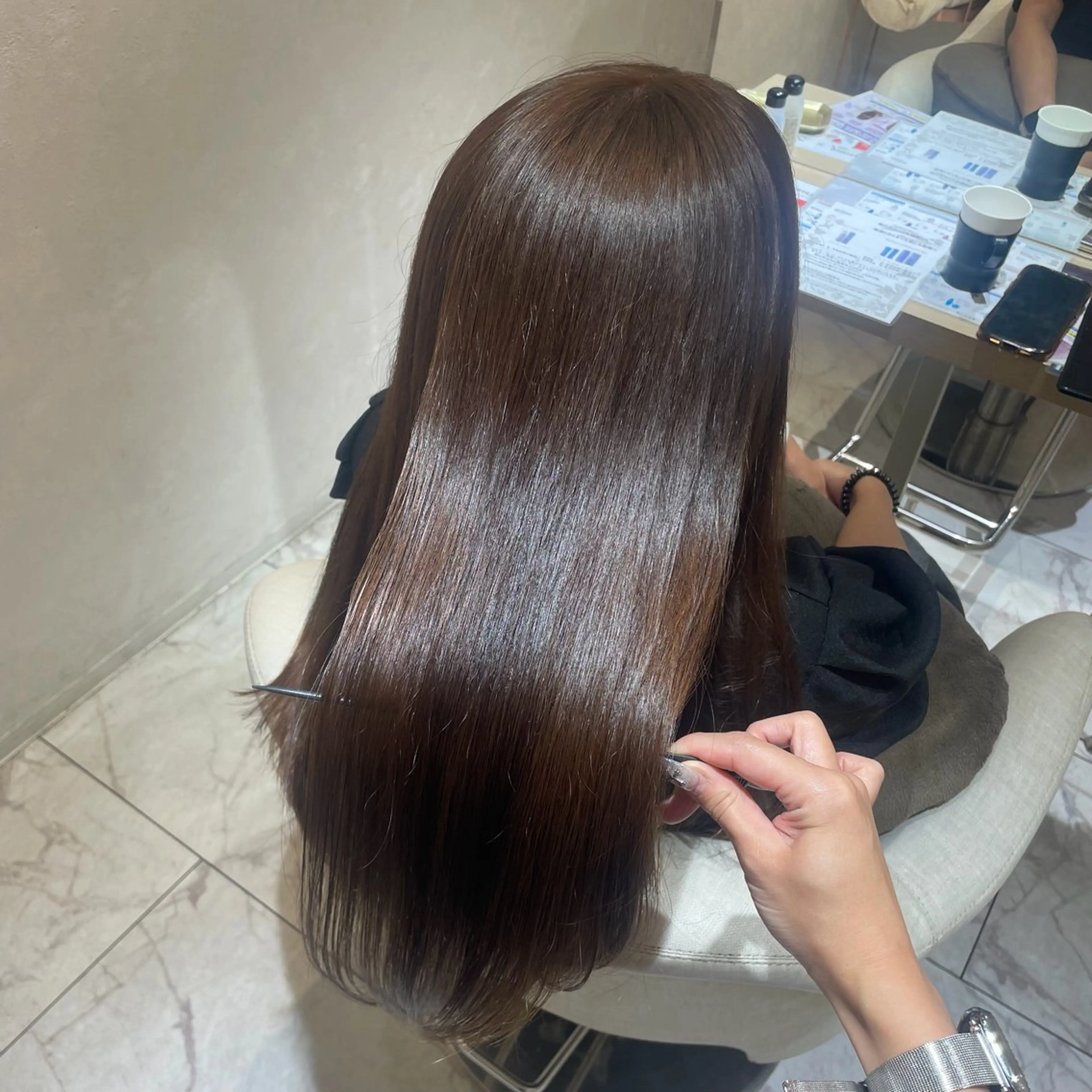 ロング カラー カット ヘアカラー トリートメント ヘッドスパ マホ/髪質改善/艶髪 /レイヤー/ガーリーのヘアスタイル