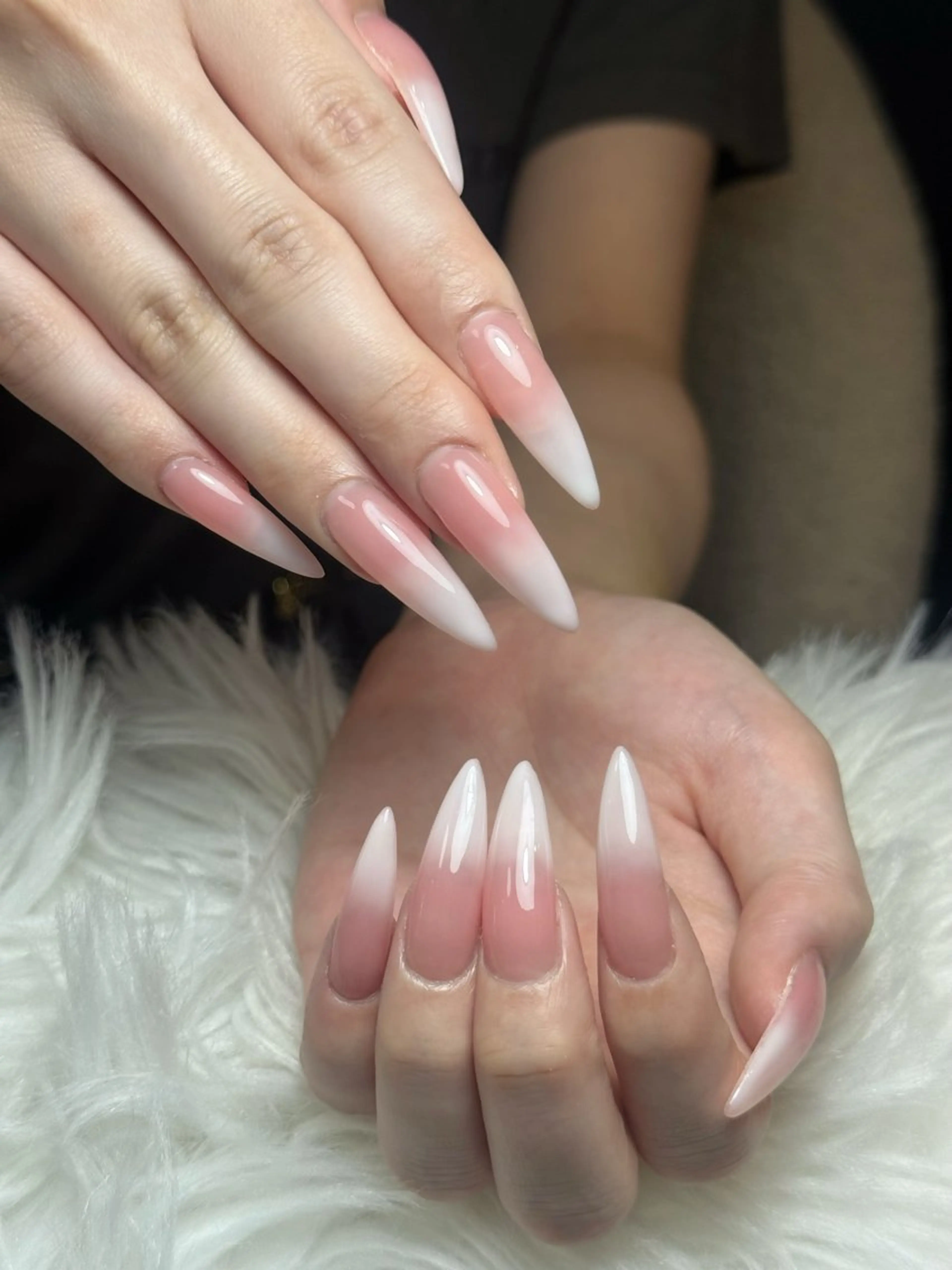 ネイル ボルドー ブラウン チークネイル ドット フットネイル ハンドネイル Julli nail studio所属・Julli NailStudioのネイルデザイン