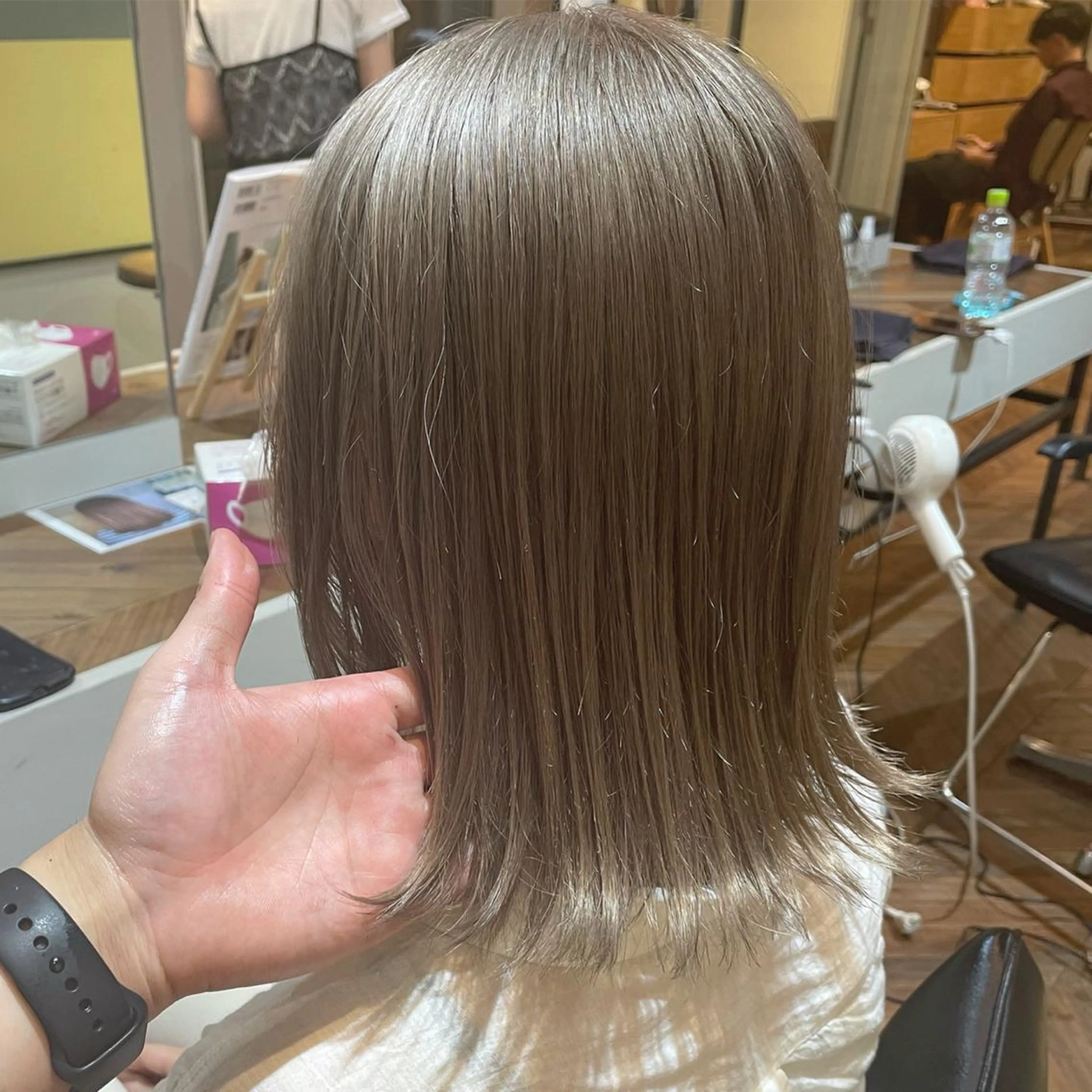 ショート ハイトーンイヤリング カラー清水隆央のヘアスタイル